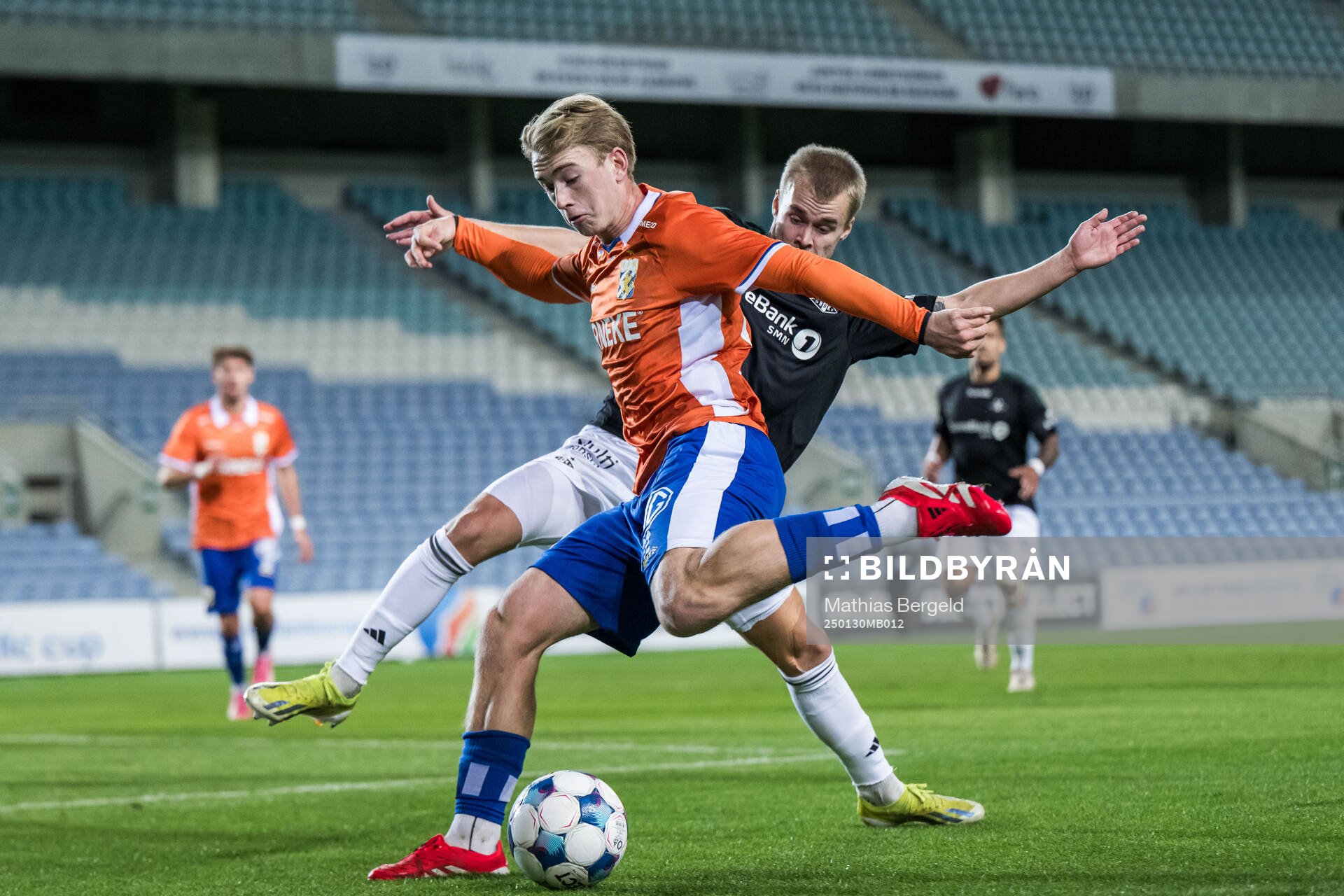 Noah Tolf of IFK Göteborg and Santeri Väänänen of