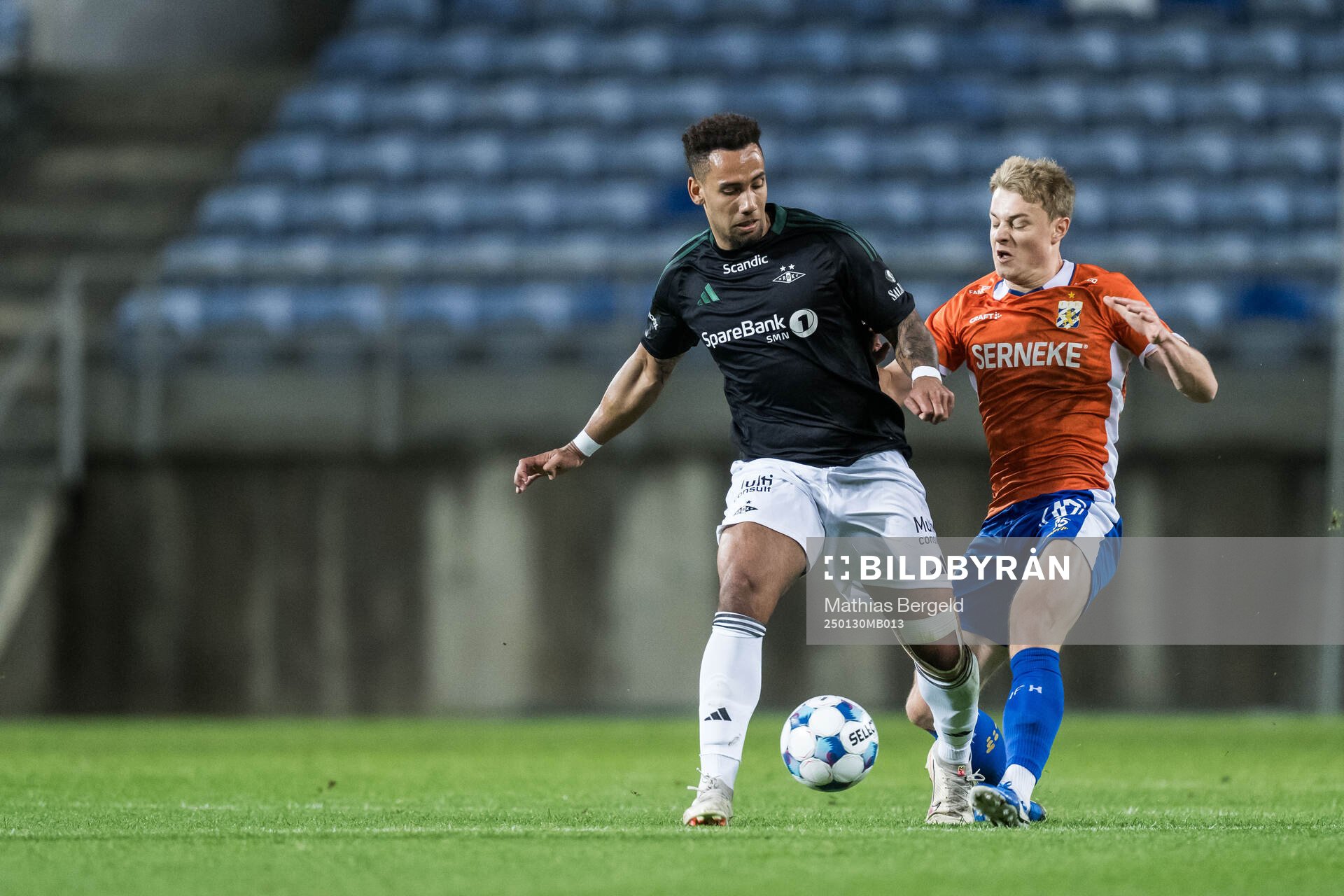 Noah Holm of Rosenborg and David Kruse of IFK Göteborg during the Atlantic Cup football match between IFK Göteborg and Rosenborg on January 30, 2025 in Faro.