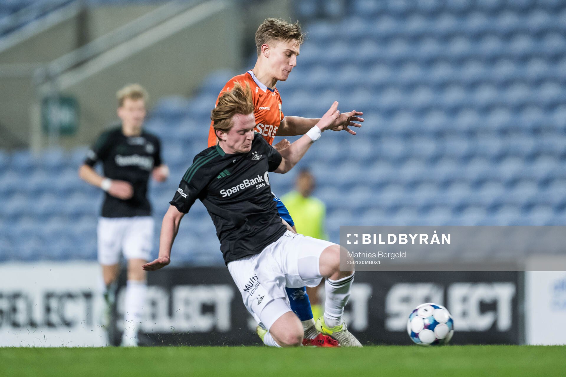 Elias Sandrød of Rosenborg and Linus Carlstrand of IFK