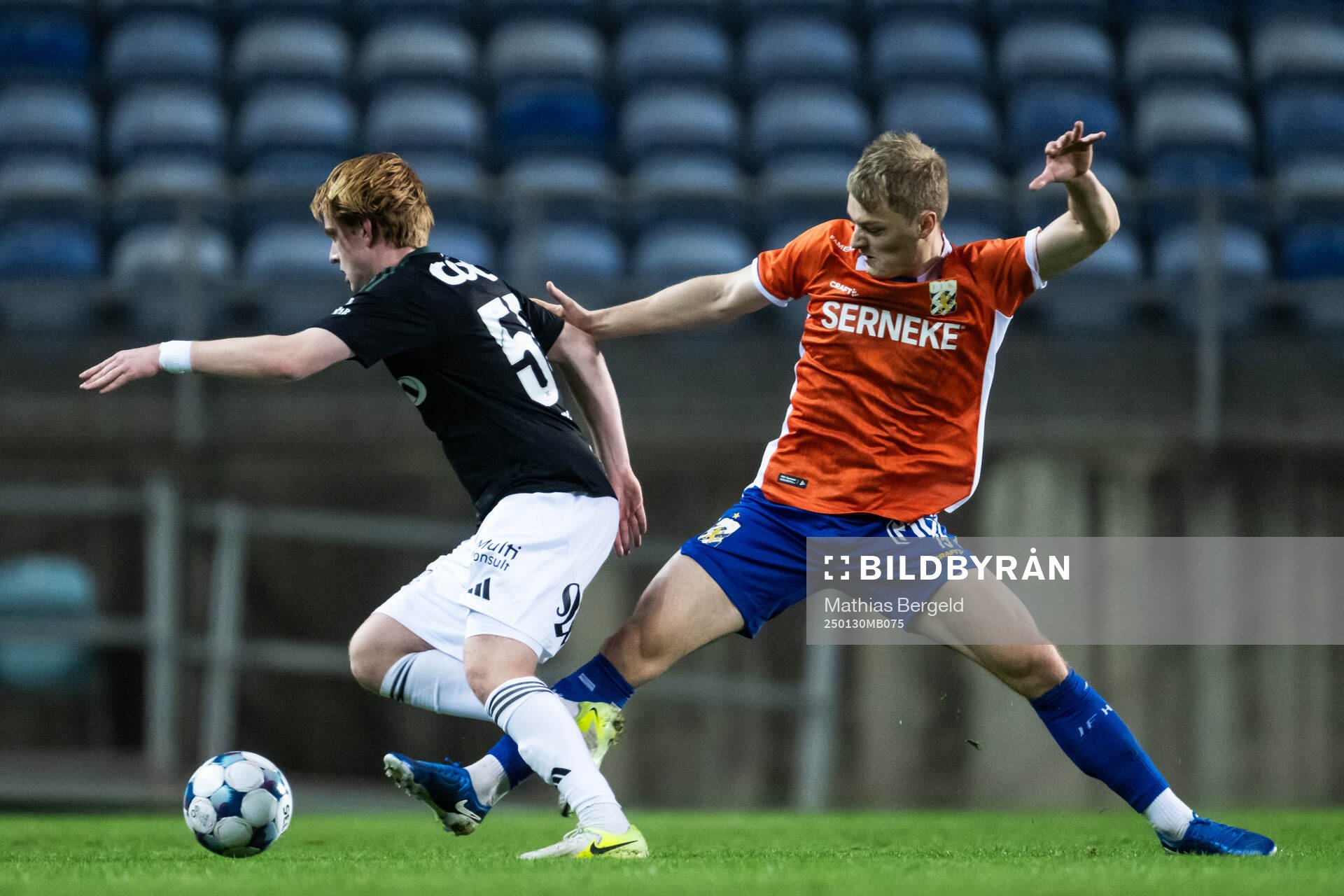 Elias Sandrød of Rosenborg and David Kruse of IFK Göteborg