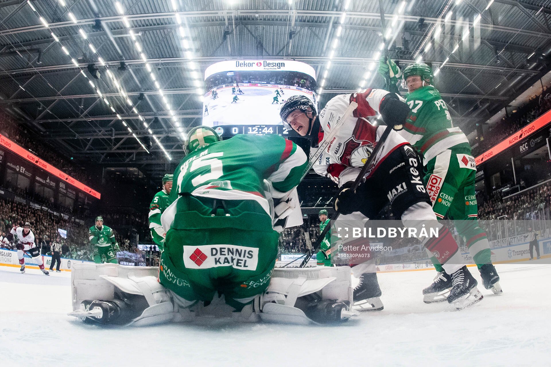 Malmö Redhawks Joona Ikonen oroar mot Rögles målvakt
