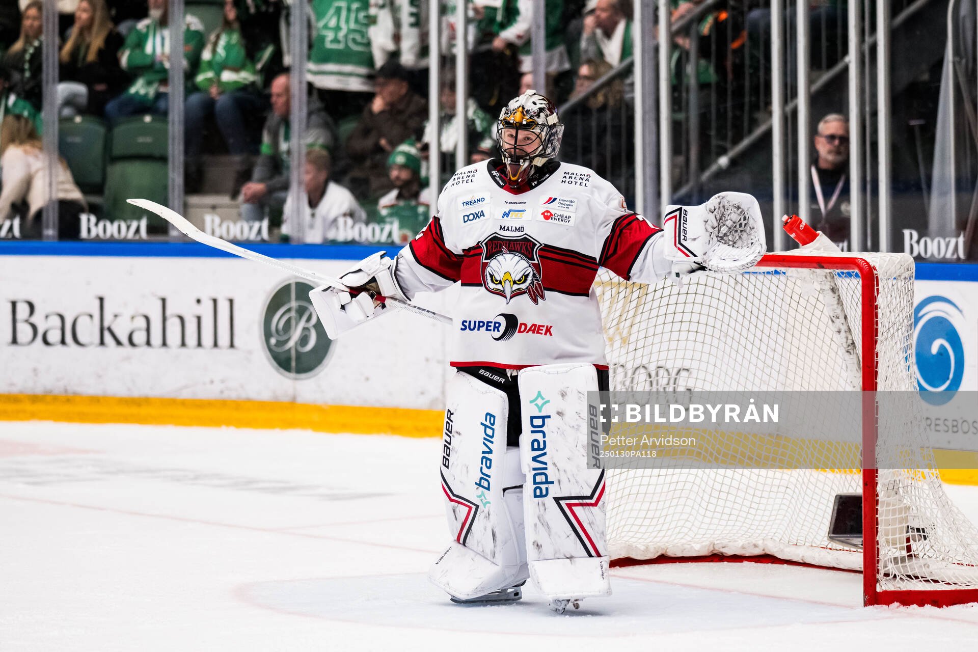 Malmö Redhawks målvakt Daniel Marmenlind jublar