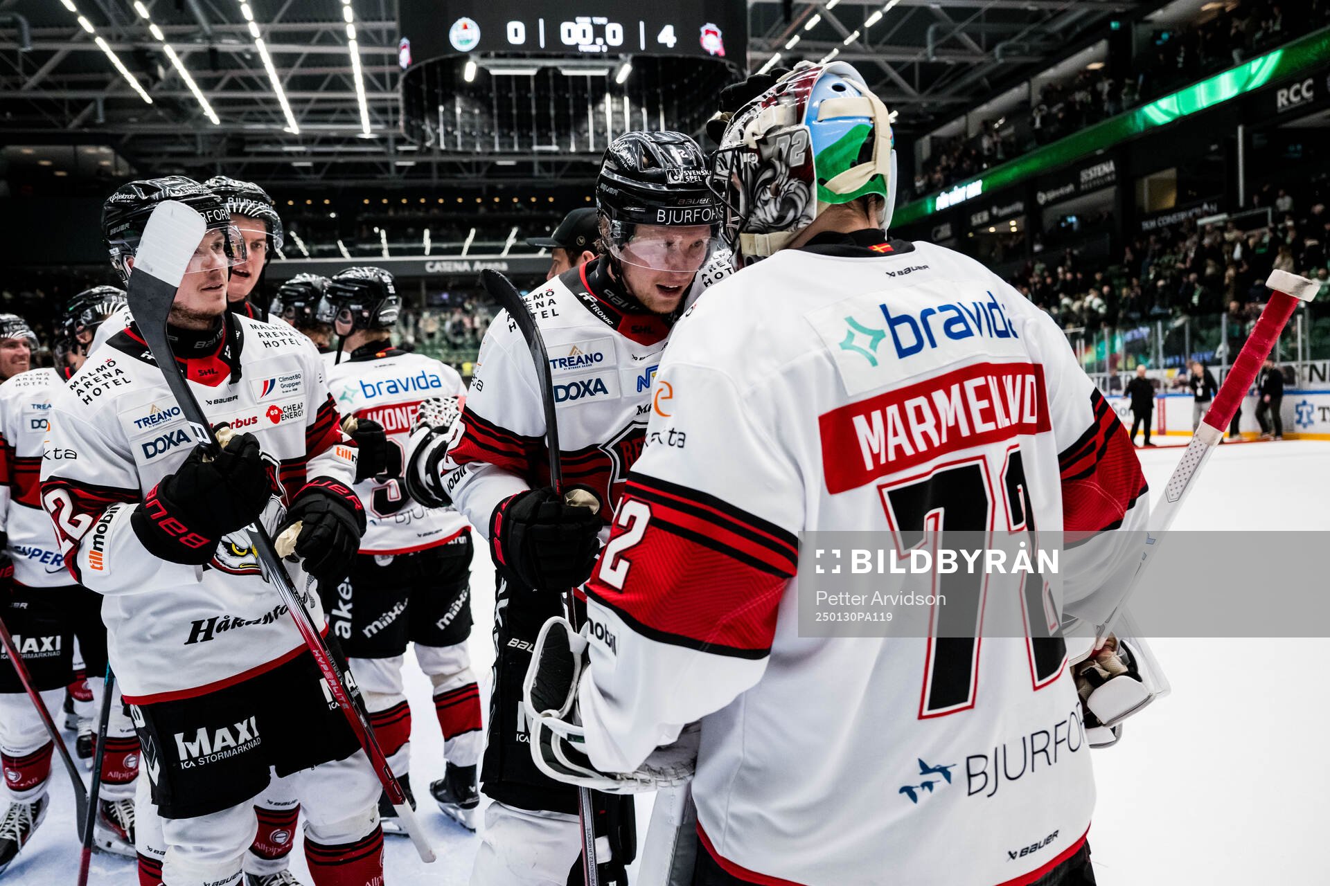 Malmö Redhawks Robin Salo och målvakt Daniel Marmenlind