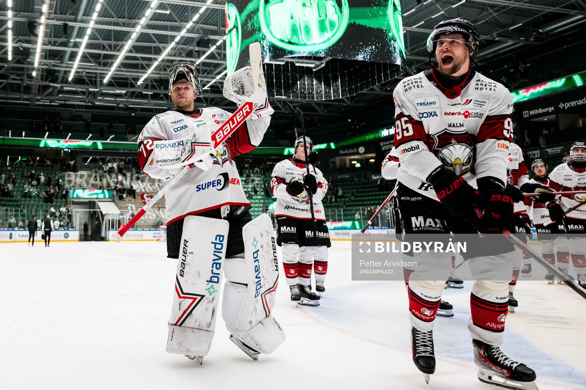 Malmö Redhawks målvakt Daniel Marmenlind och Carl Persson