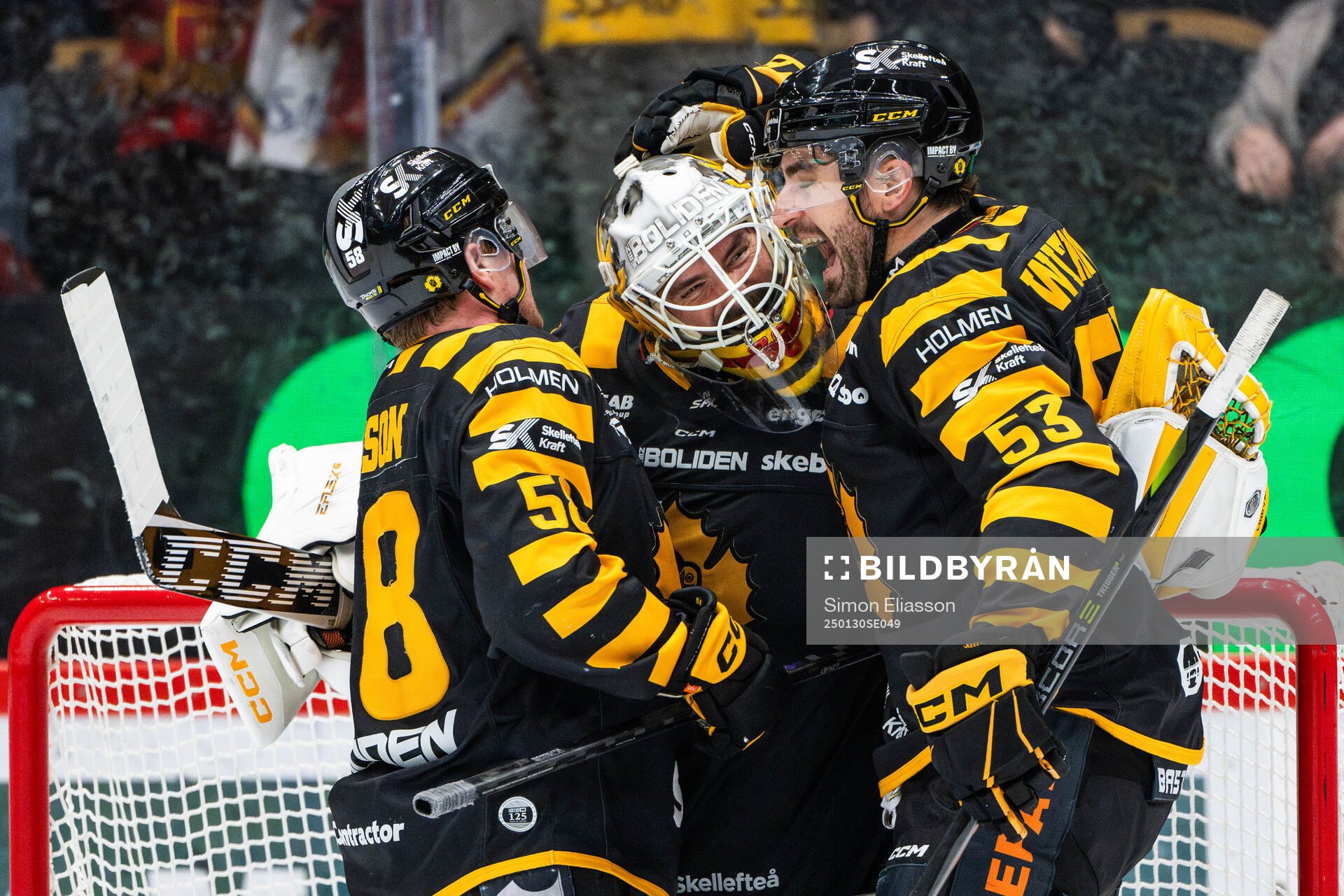 Skellefteås Oskar Nilsson, målvakt Gustaf Lindvall och