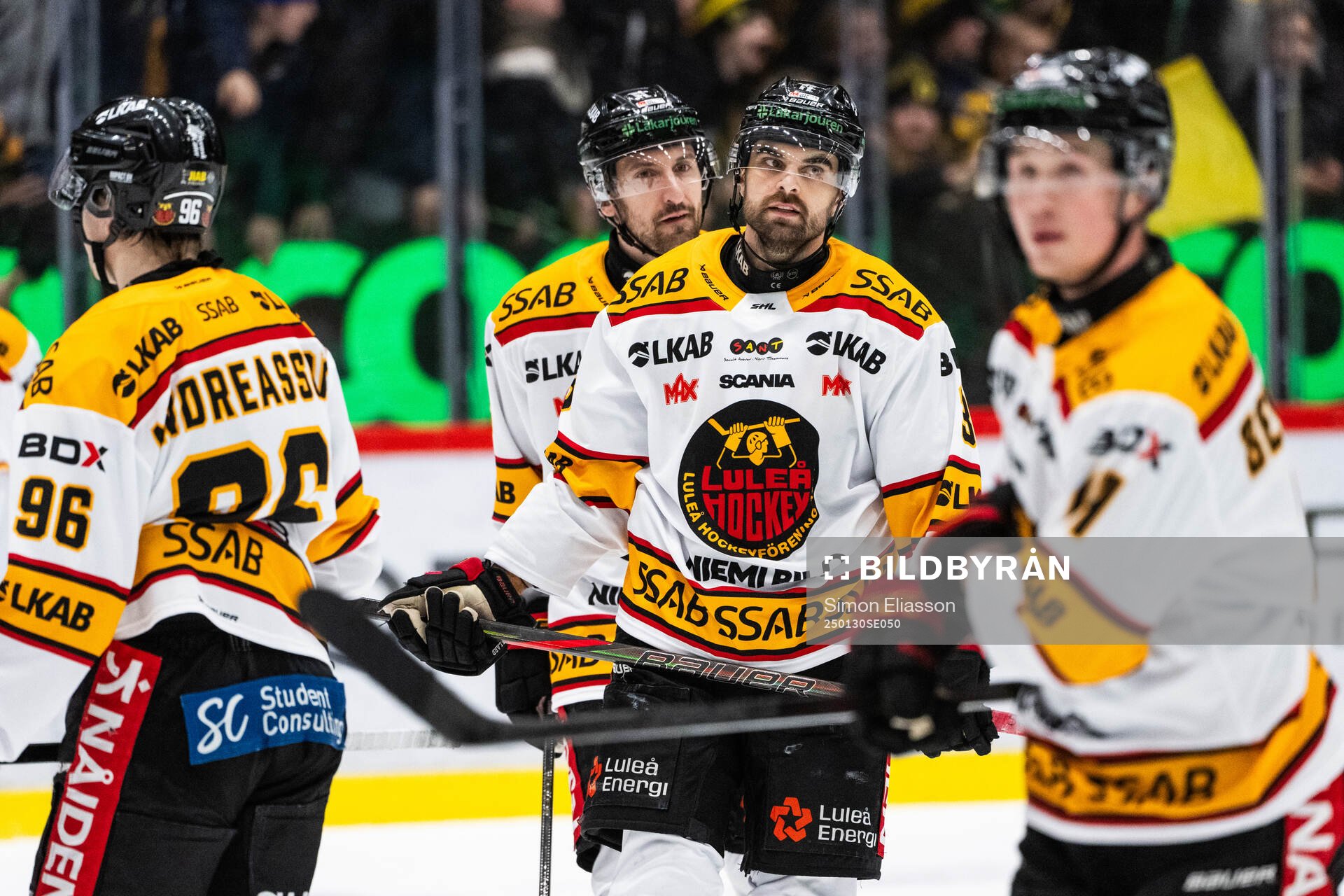 Luleås Frederic Allard deppar med lagkamrater
