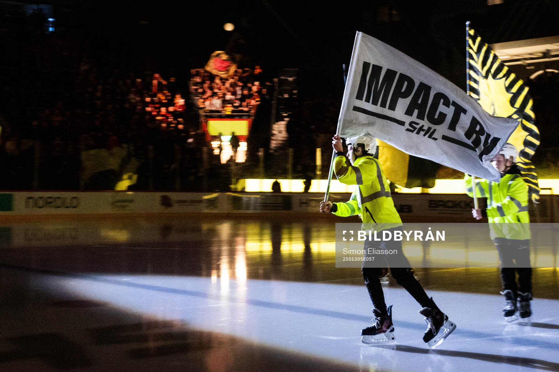 Flagga med texten Impact by SHL