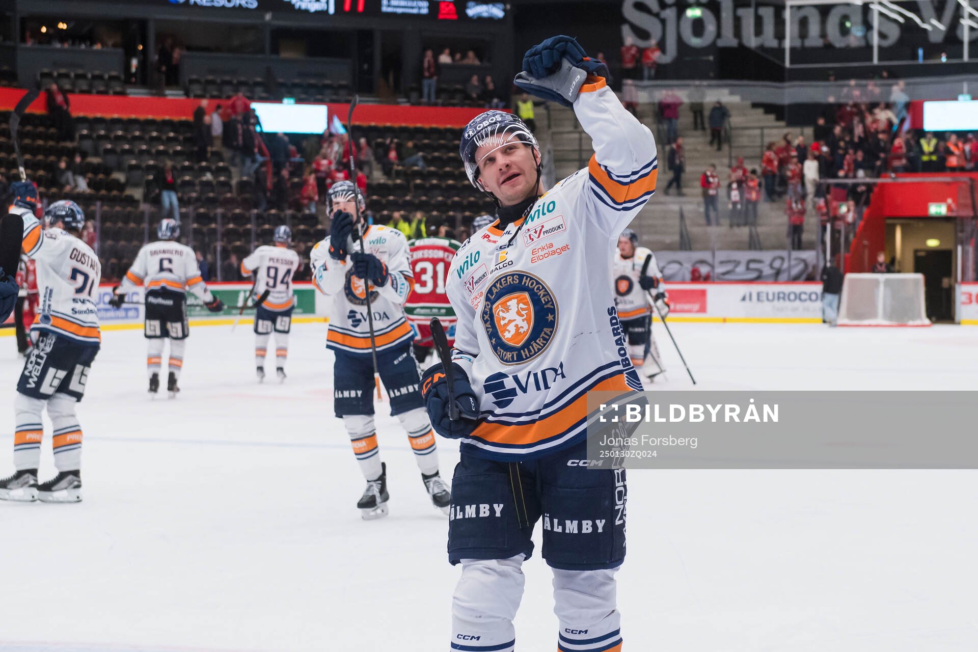 Växjös Sebastian Strandberg jublar