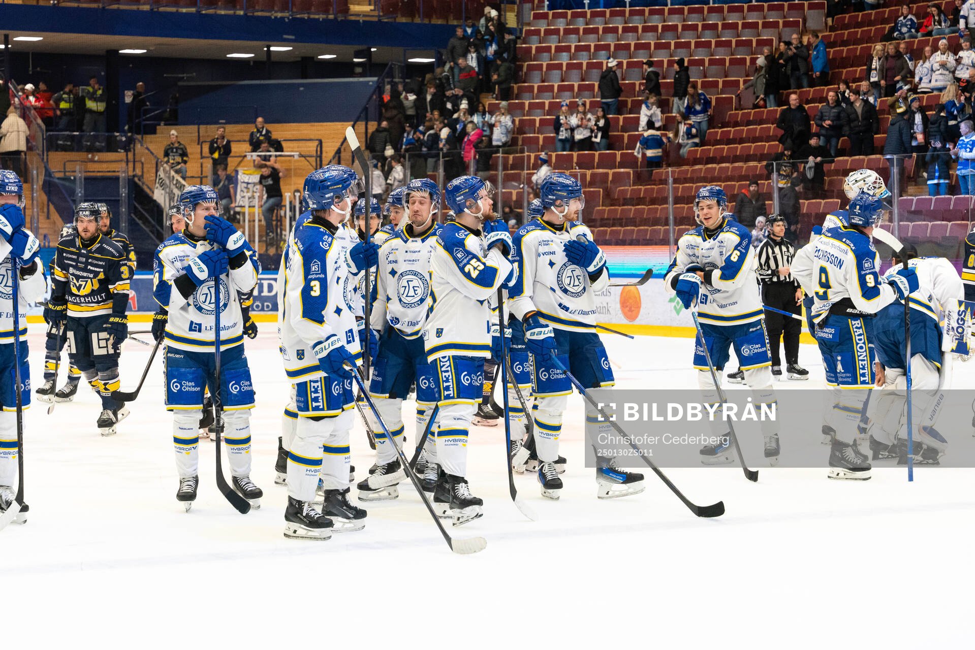 Leksands spelare jublar