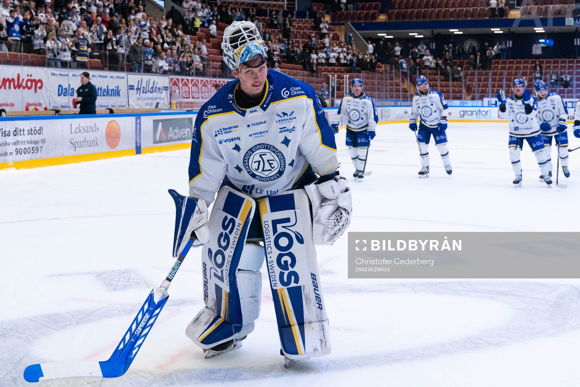 Leksands målvakt Marcus Gidlöf jublar