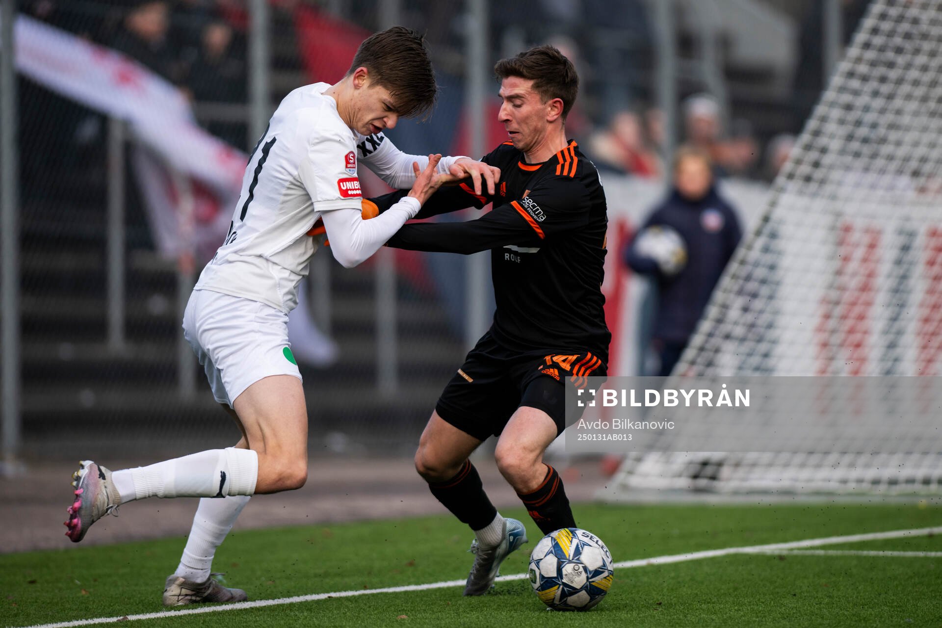Helsingborgs Adrian Svanbäck och Hilleröds Alessio Alicino