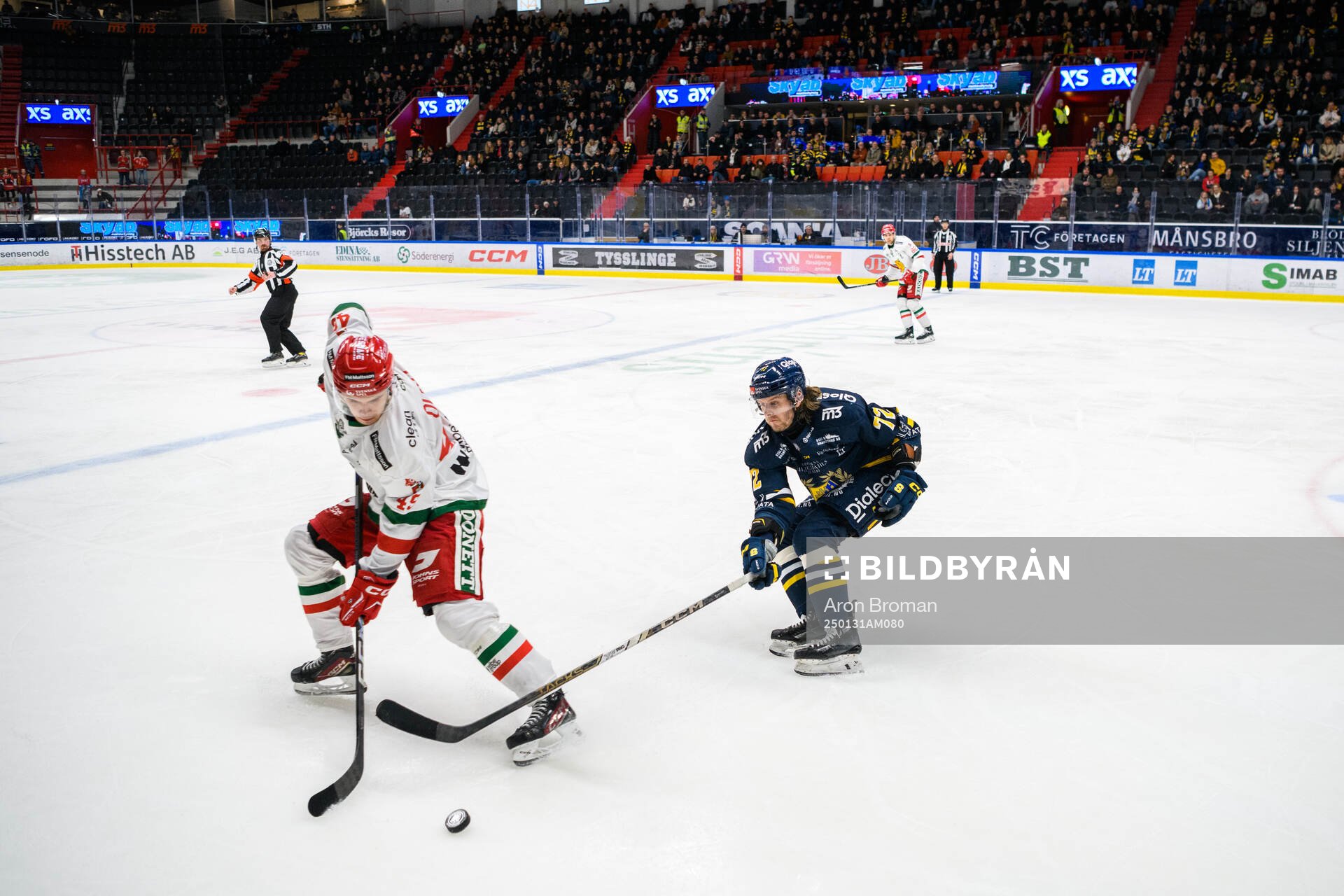 Moras Joel Olerot och Södertäljes Nicolai Meyer