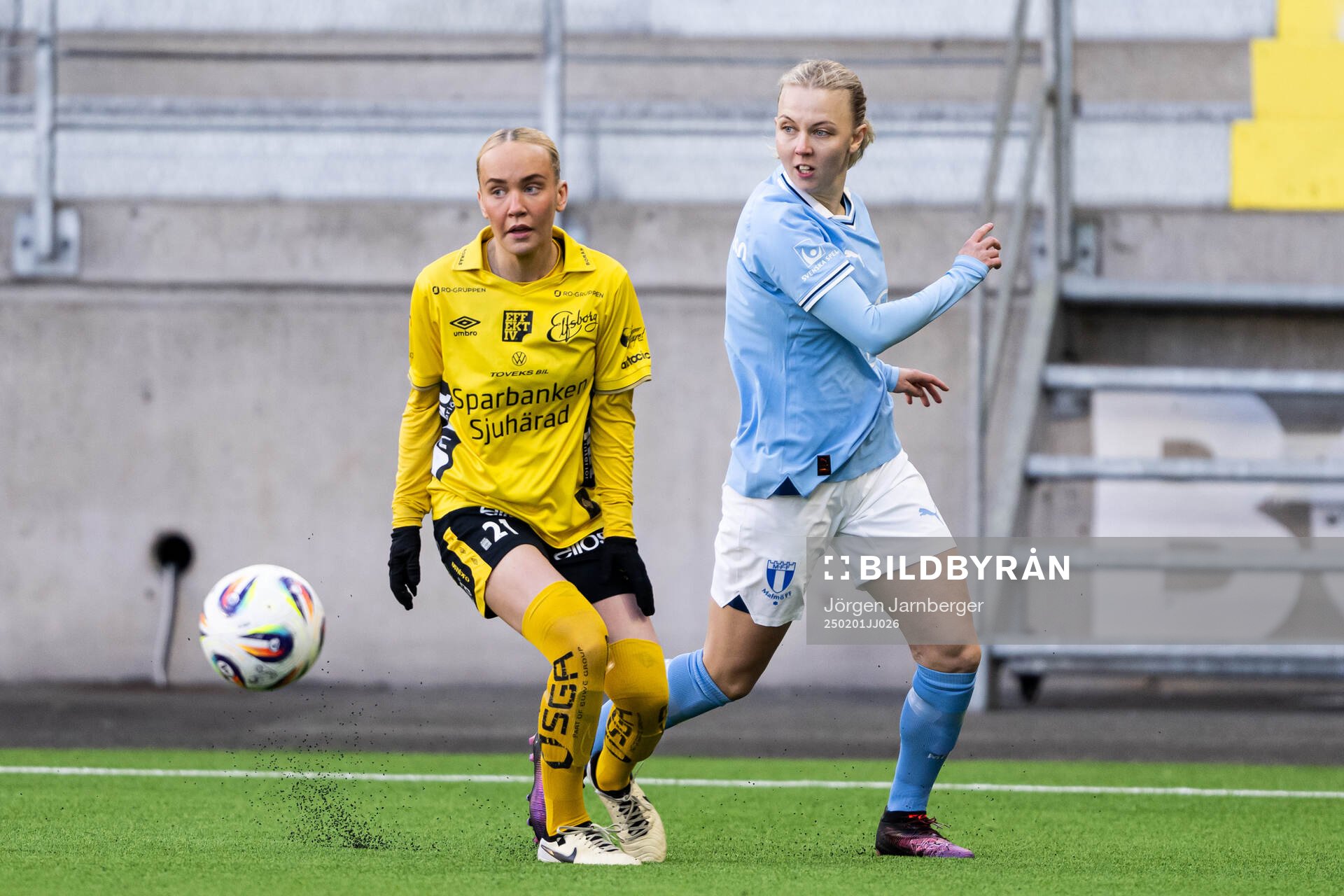 Elfsborgs Tea Skoglund och Malmö FFs Nathalie Hoff Persson