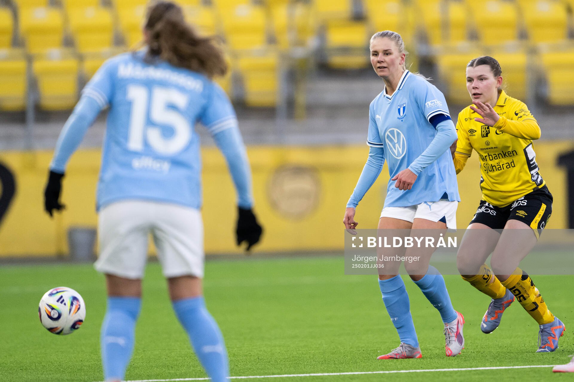 Malmö FFs Nellie Lilja och Elfsborgs Elin Flakberg