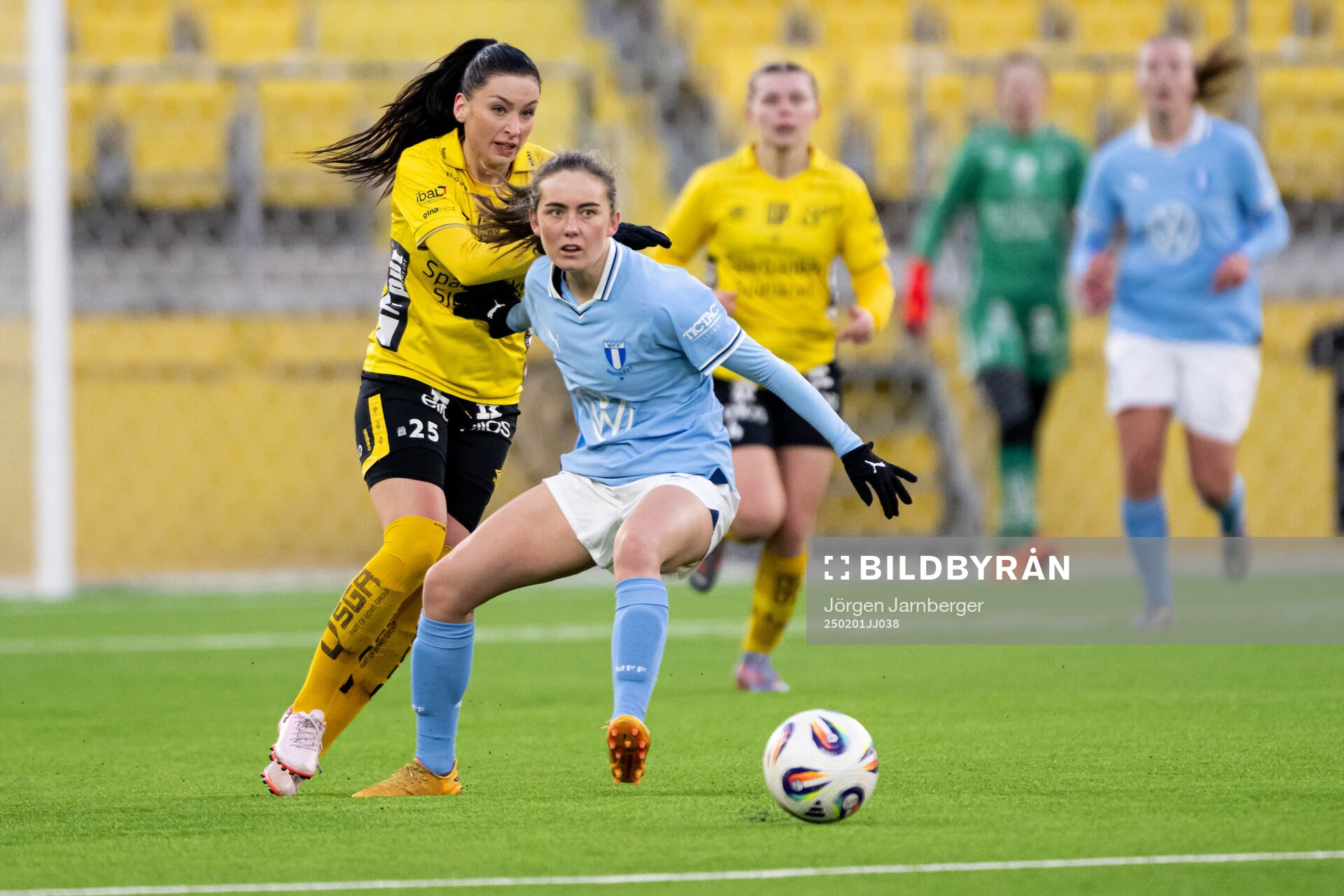 Elfsborgs Izabella Bergström och Malmö FFs Matilda