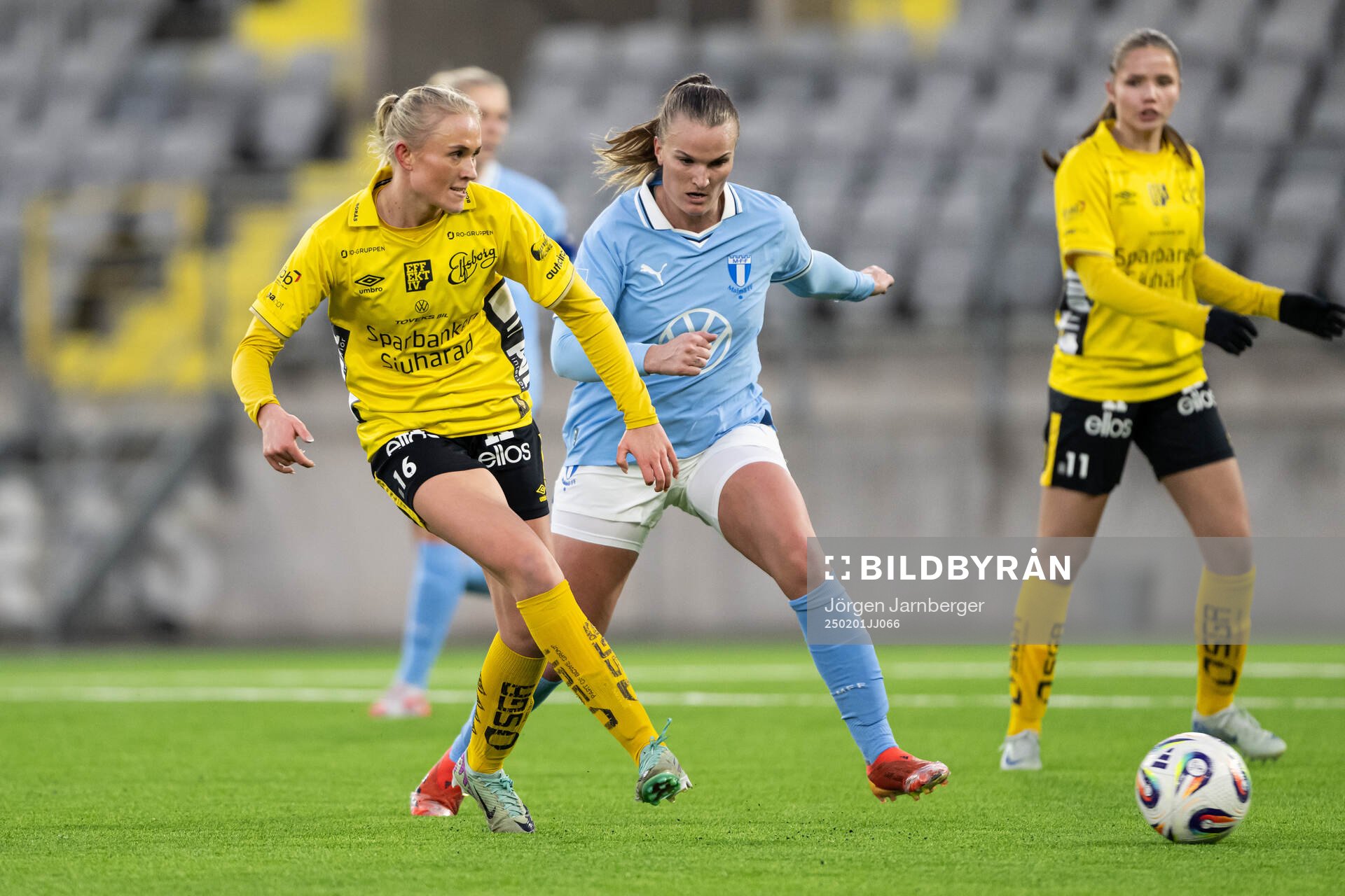 Elfsborgs Emilia Bengtsson och Malmö FFs Lovisa Gustafsson