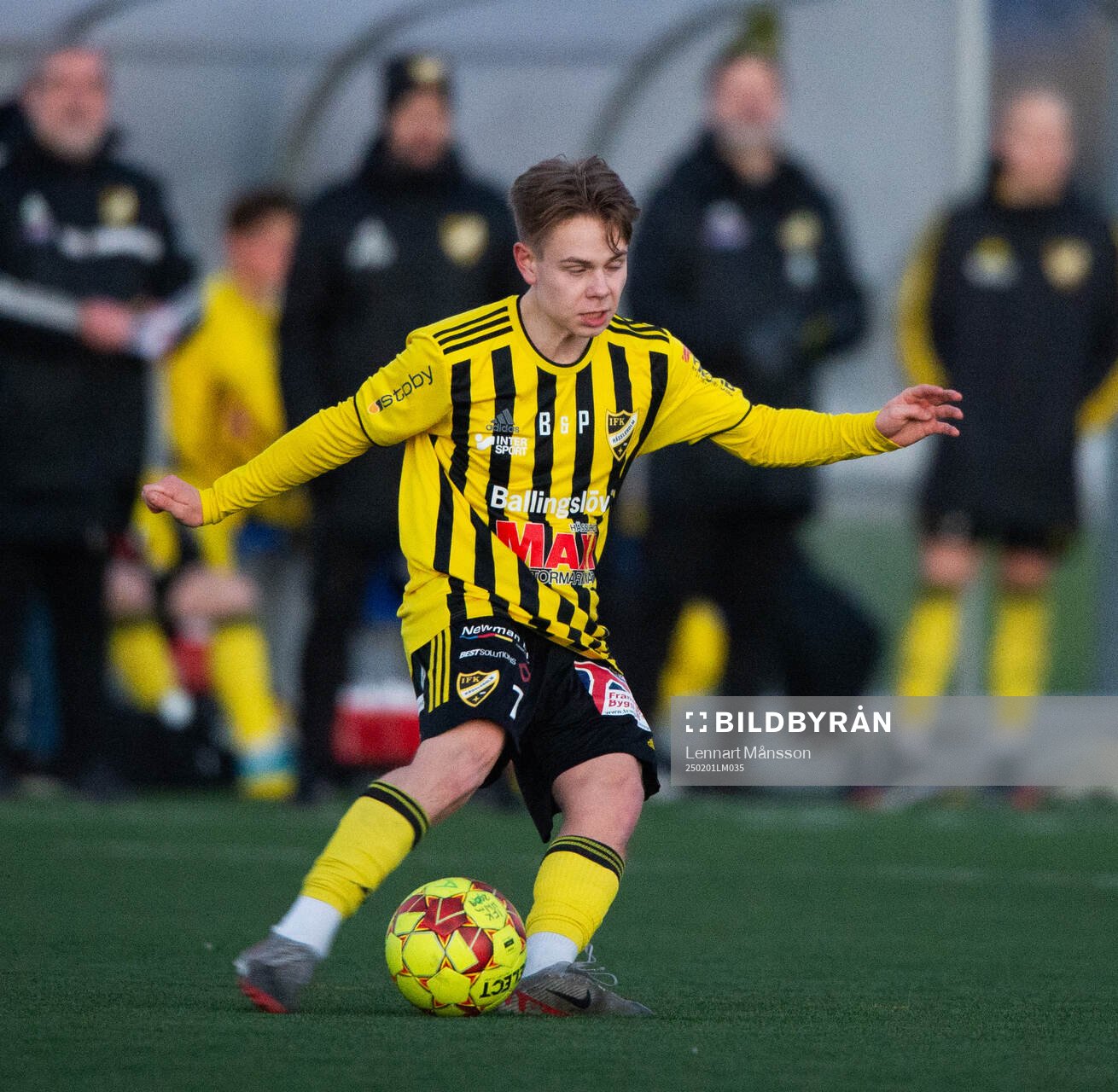 IFK Hässleholms Max Persson i träningsmatchen mellan IFK Hässleholm och Ängelholms FF i Hässleholm 1 februari 2025.