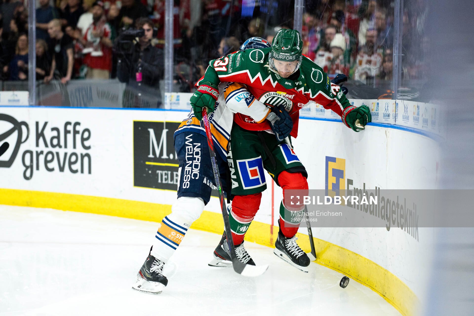 Växjös Eric Martinsson och Frölundas Nicklas Lasu