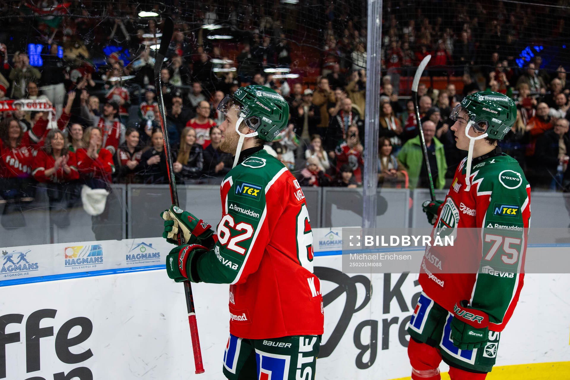 Frölundas Wiktor Nilsson och David Edstrom  jublar och