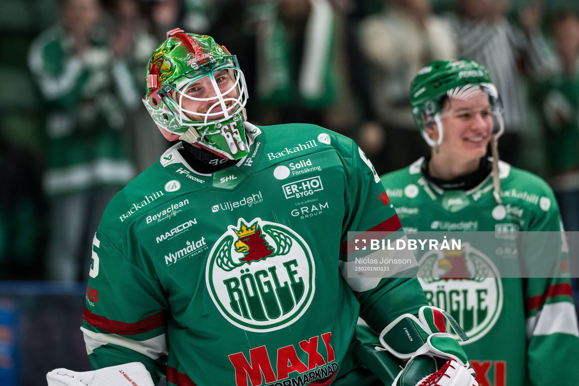 Rögles målvakt Christoffer Rifalk jublar
