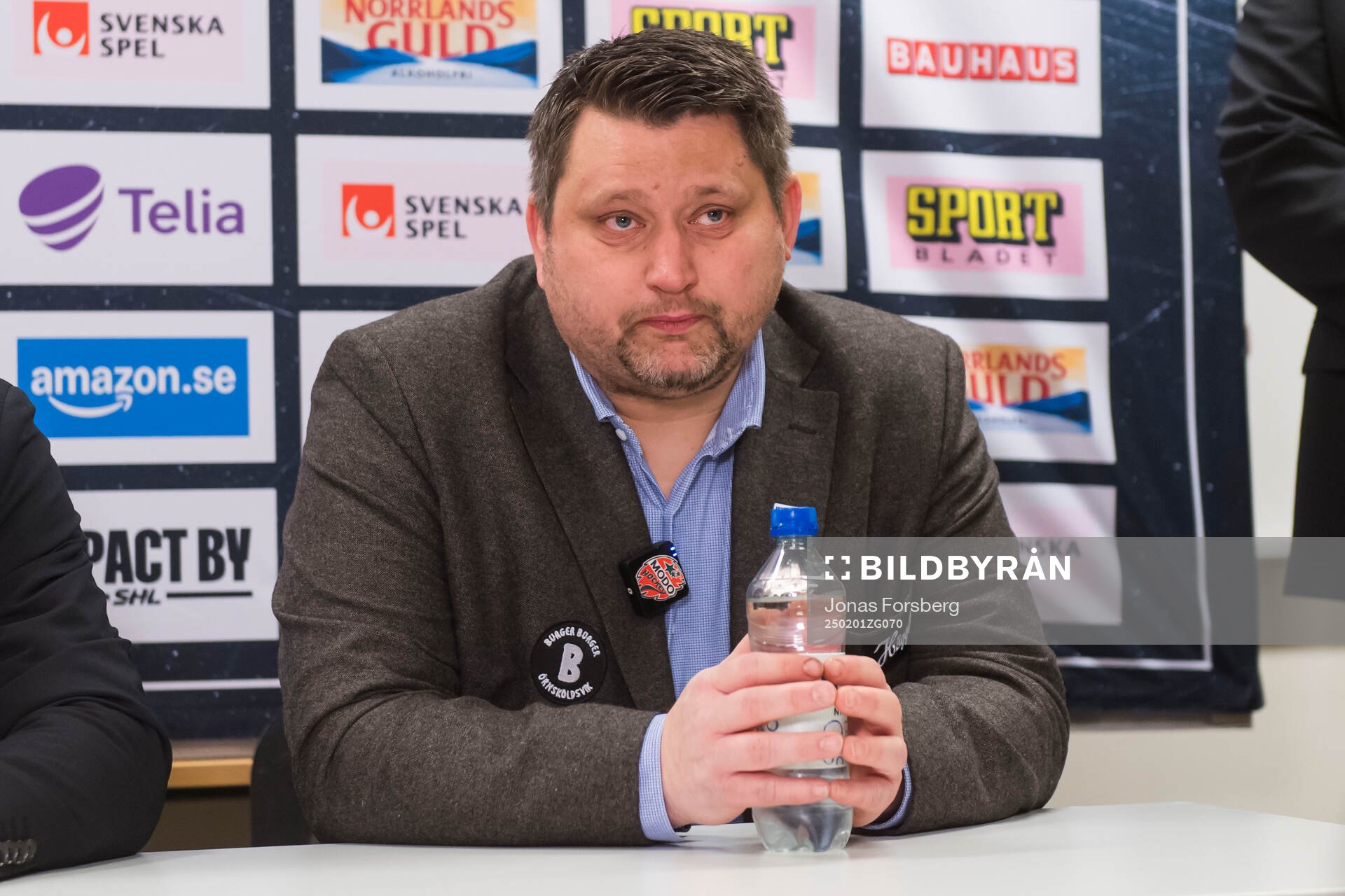 Modos tränare Mattias Karlin