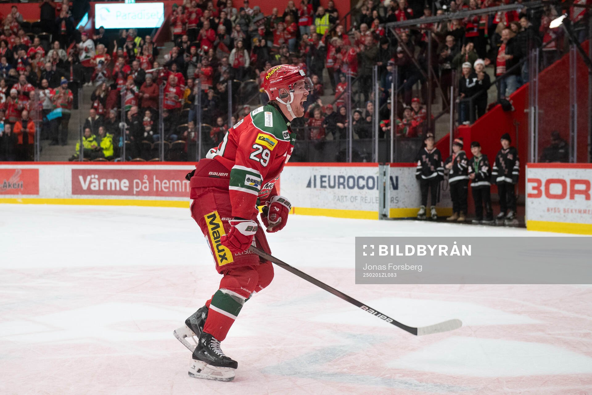 Modos Mikkel Aagaard jublar
