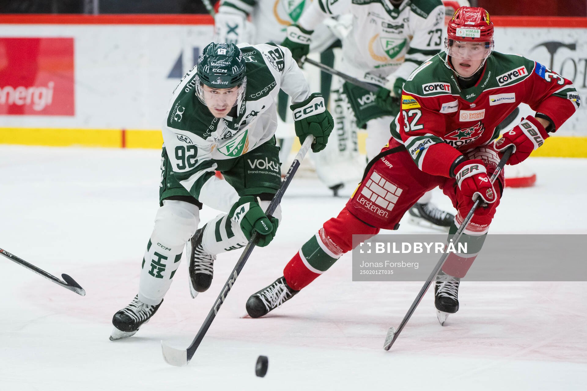 Färjestads Lucas Forsell och Modos Theodor Niederbach