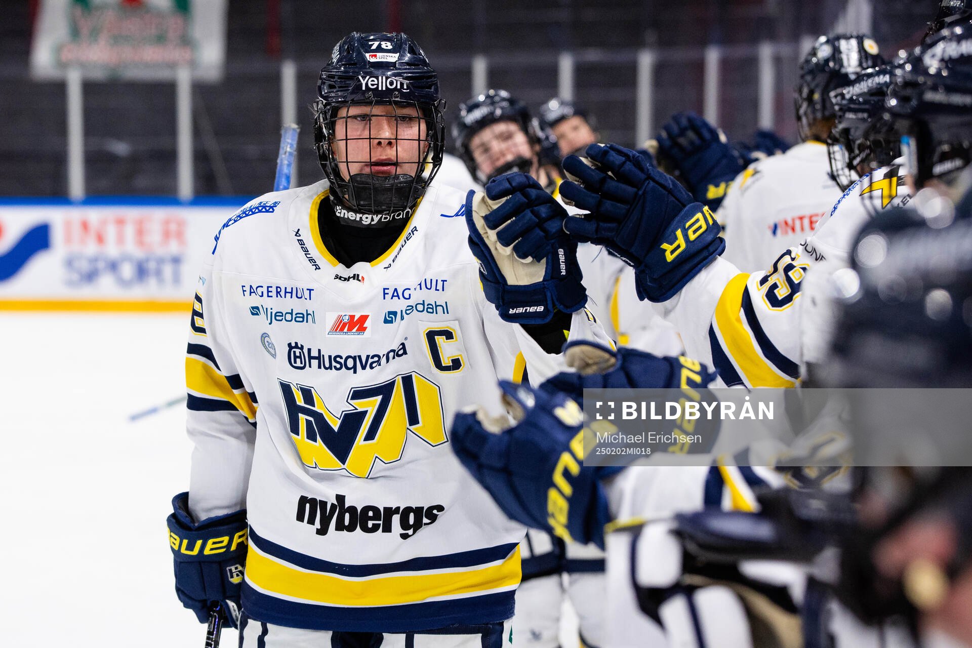HV71s Elin Svensson jublar