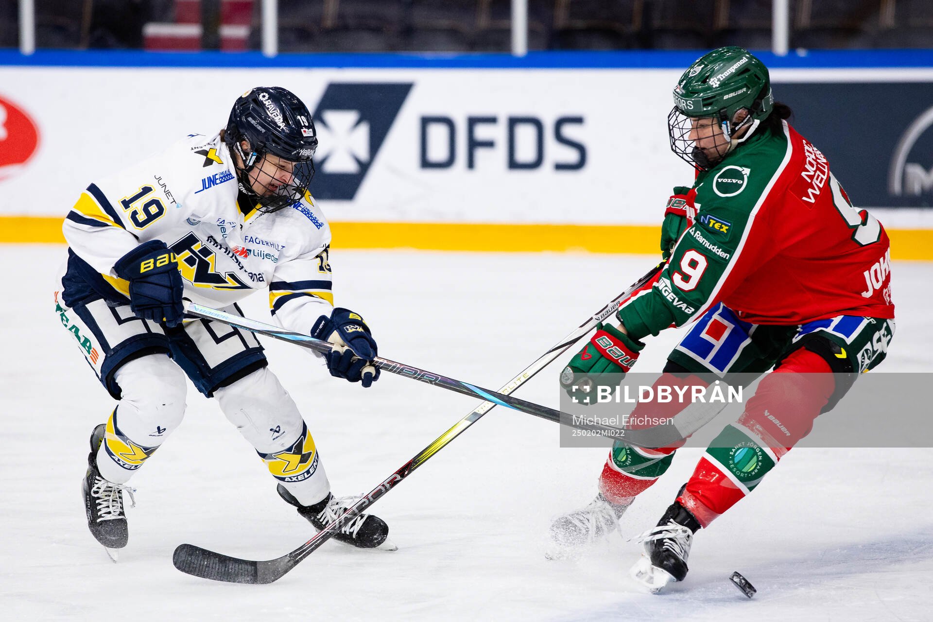 HV71s Klara Seroiszkova  och Frölundas Alva Johnsson