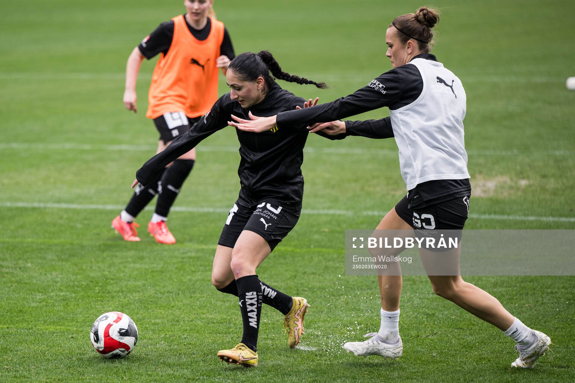 Häckens Nesrin Akgun och Bianca Hultbäck Nattland