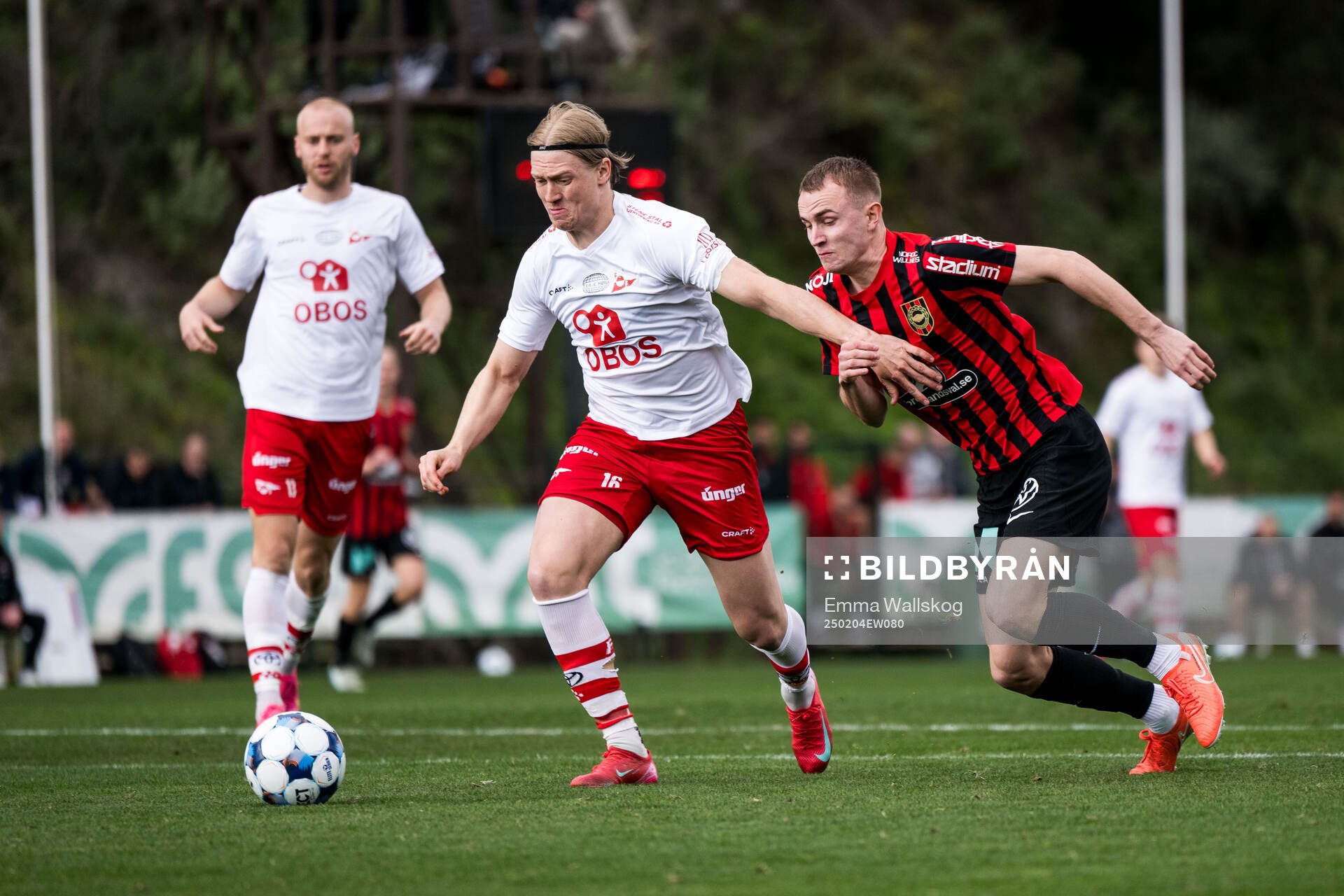 Daniel Eid of Fredrikstad and Victor Lind of Brommapojkarna