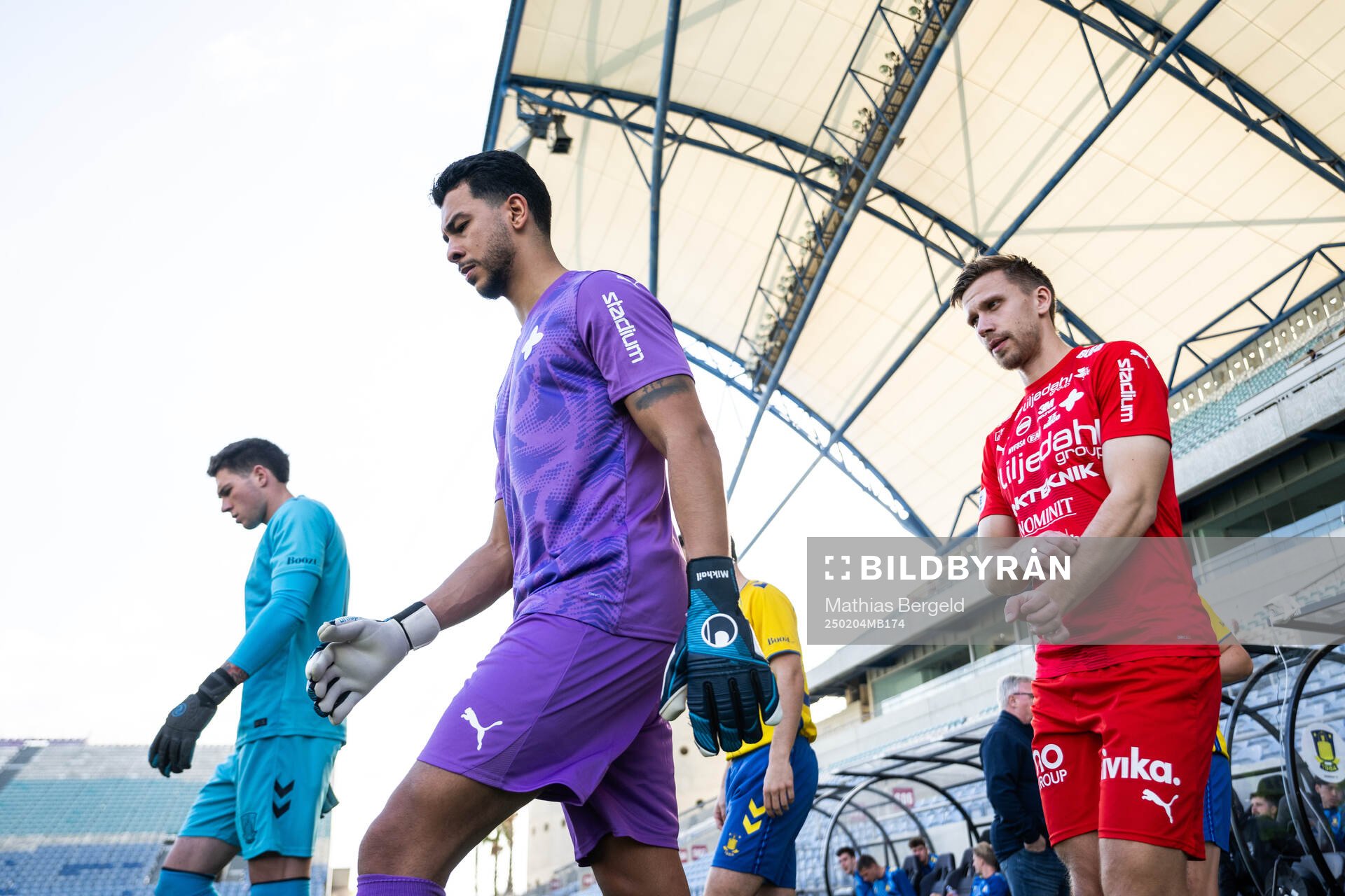 Goalkeeper David Mikhail and Albin Lohikangas of Värnamo