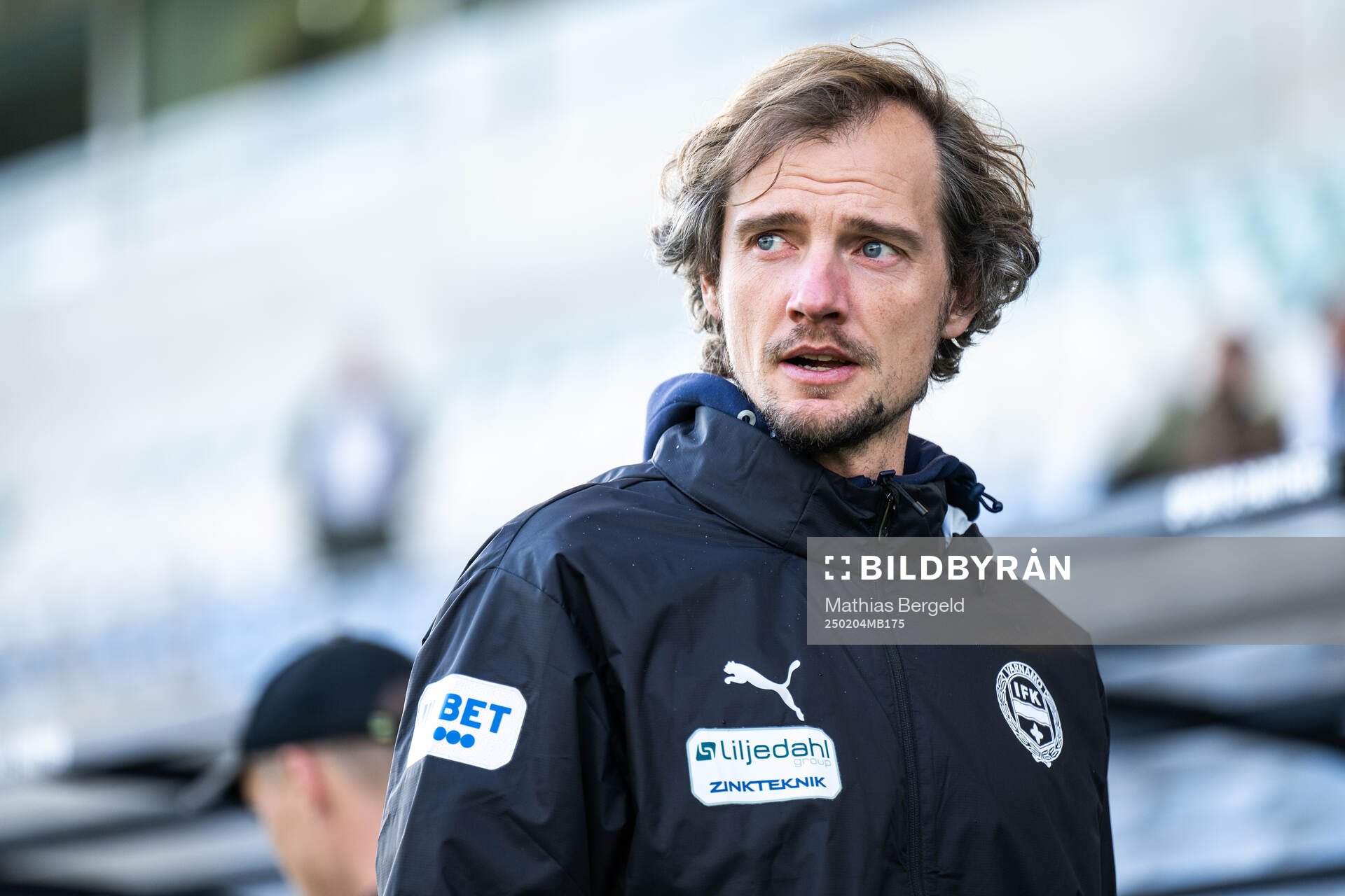 Head coach Robin Asterhed