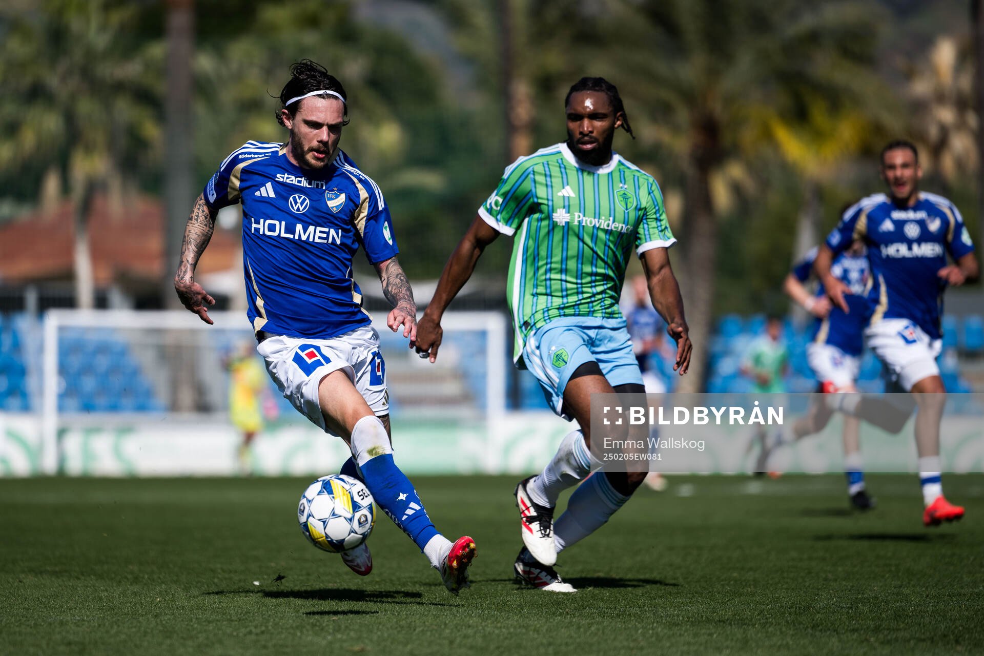 David Moberg Karlsson of IFK Norrköping and Jonathan Bell
