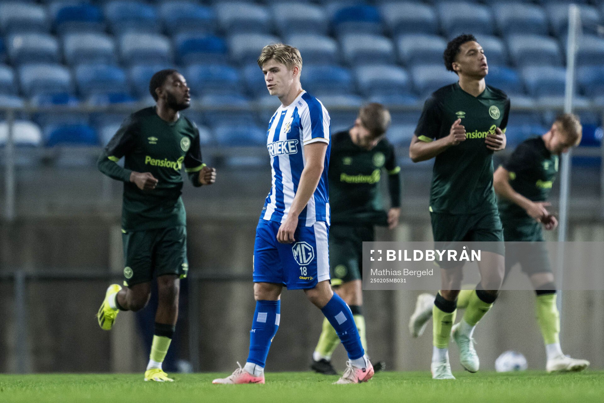 Felix Eriksson of IFK Göteborg looks dejected