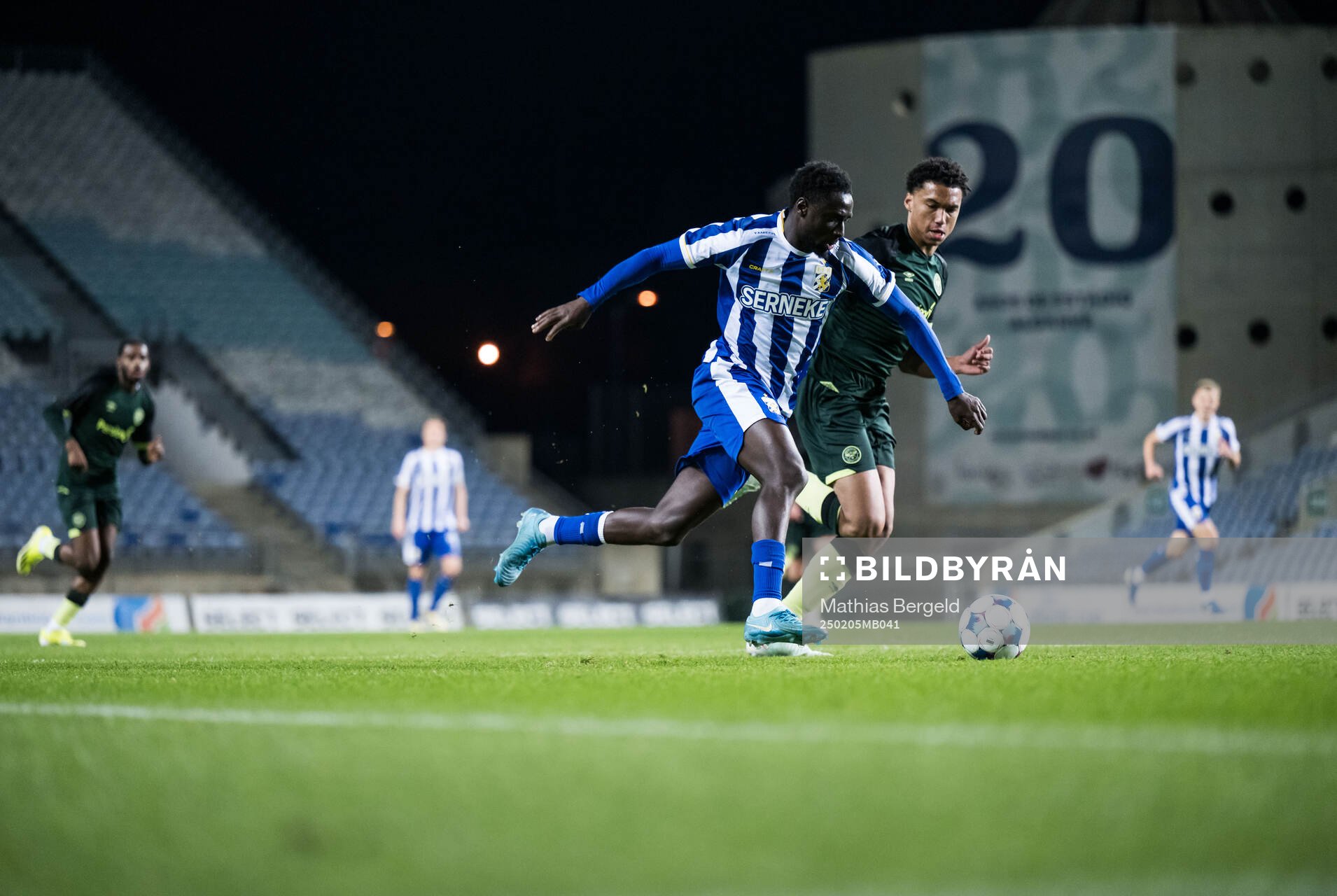 Imam Jagne of IFK Göteborg and Chanse Headman of Brentford