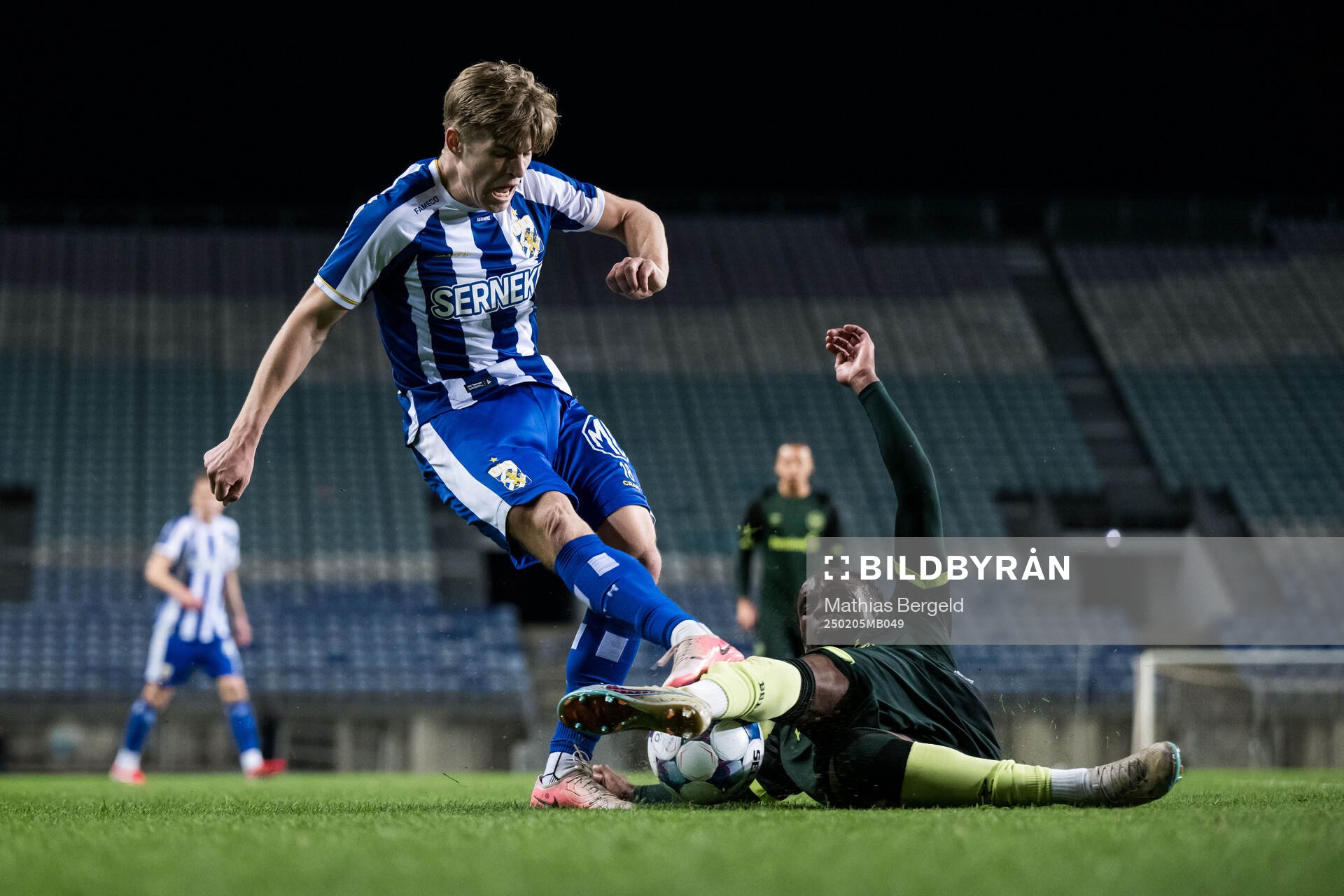 Felix Eriksson of IFK Göteborg and Vonnte Williams of