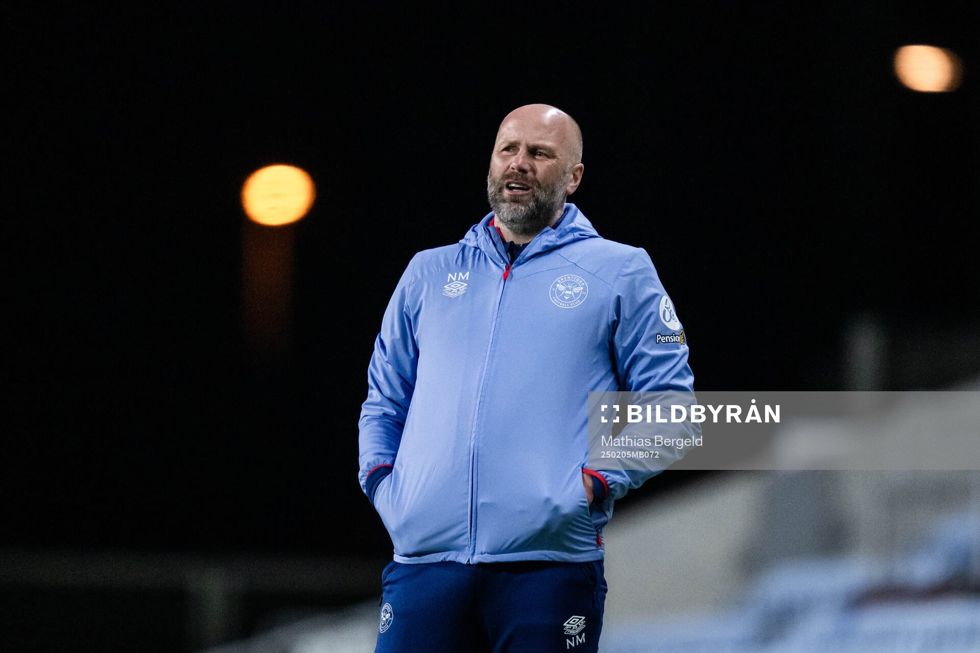 Head coach Neil MacFarlane of Brentford B during the Atlantic Cup football match between IFK Göteborg and Brentford B on February 5, 2025 in Faro.