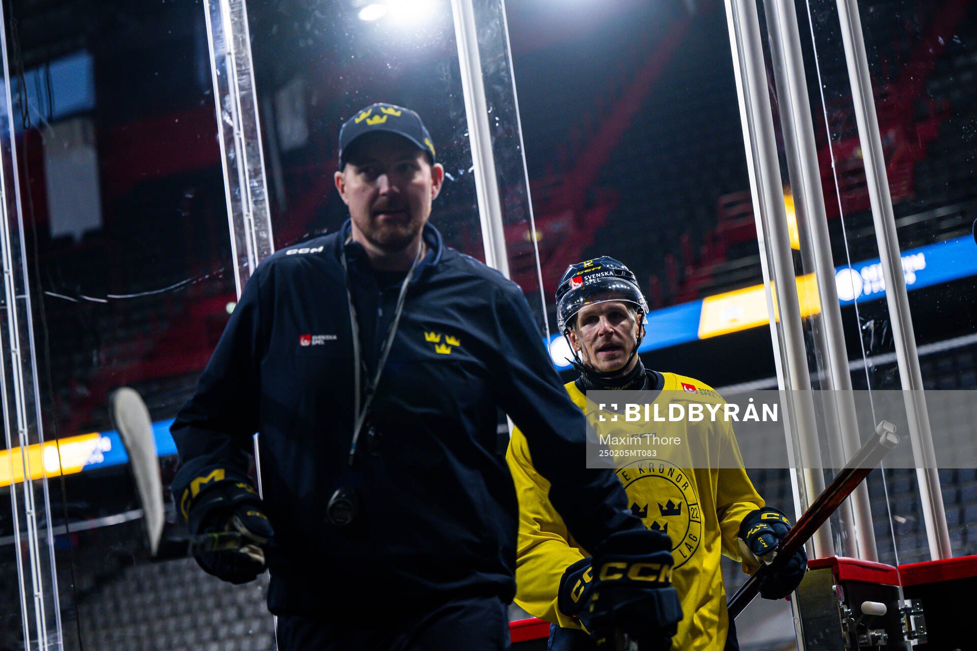 Assistant coach Gereon Dahlgren and Max Friberg of the