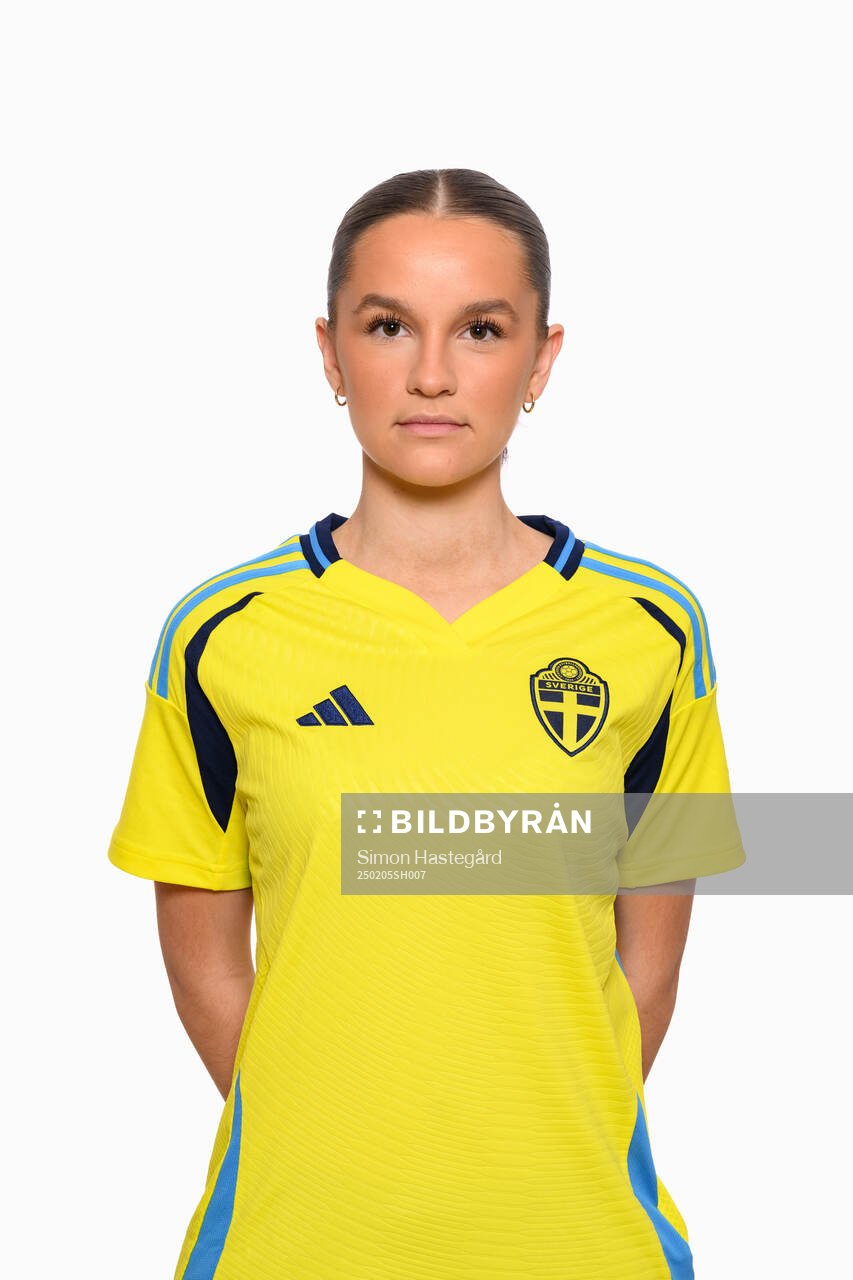 Stella Landau Bergendahl poserar för porträtt den 5 februari 2025 i Stockholm. 