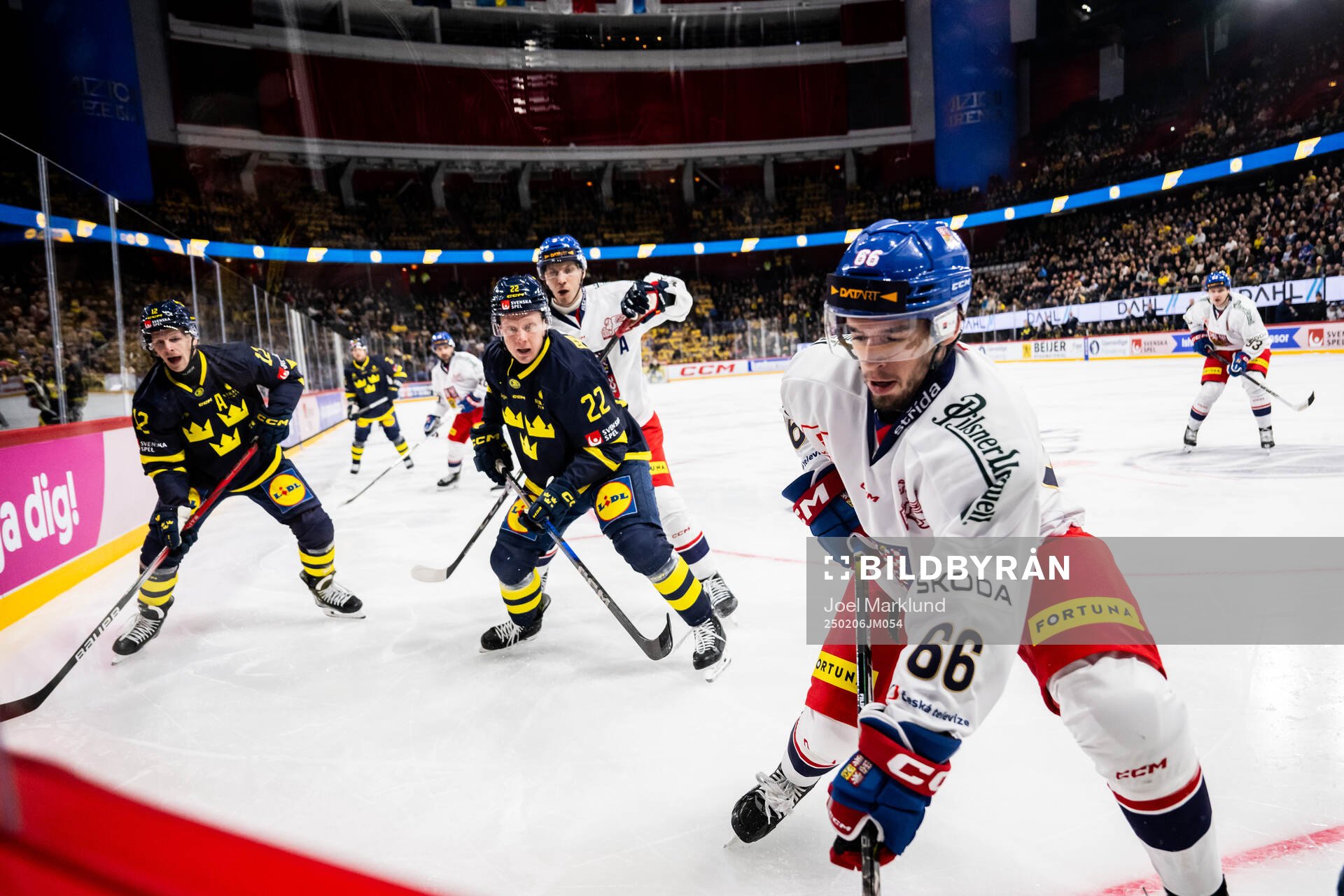 Max Friberg and Fredrik Olofsson of Sweden against Matyas