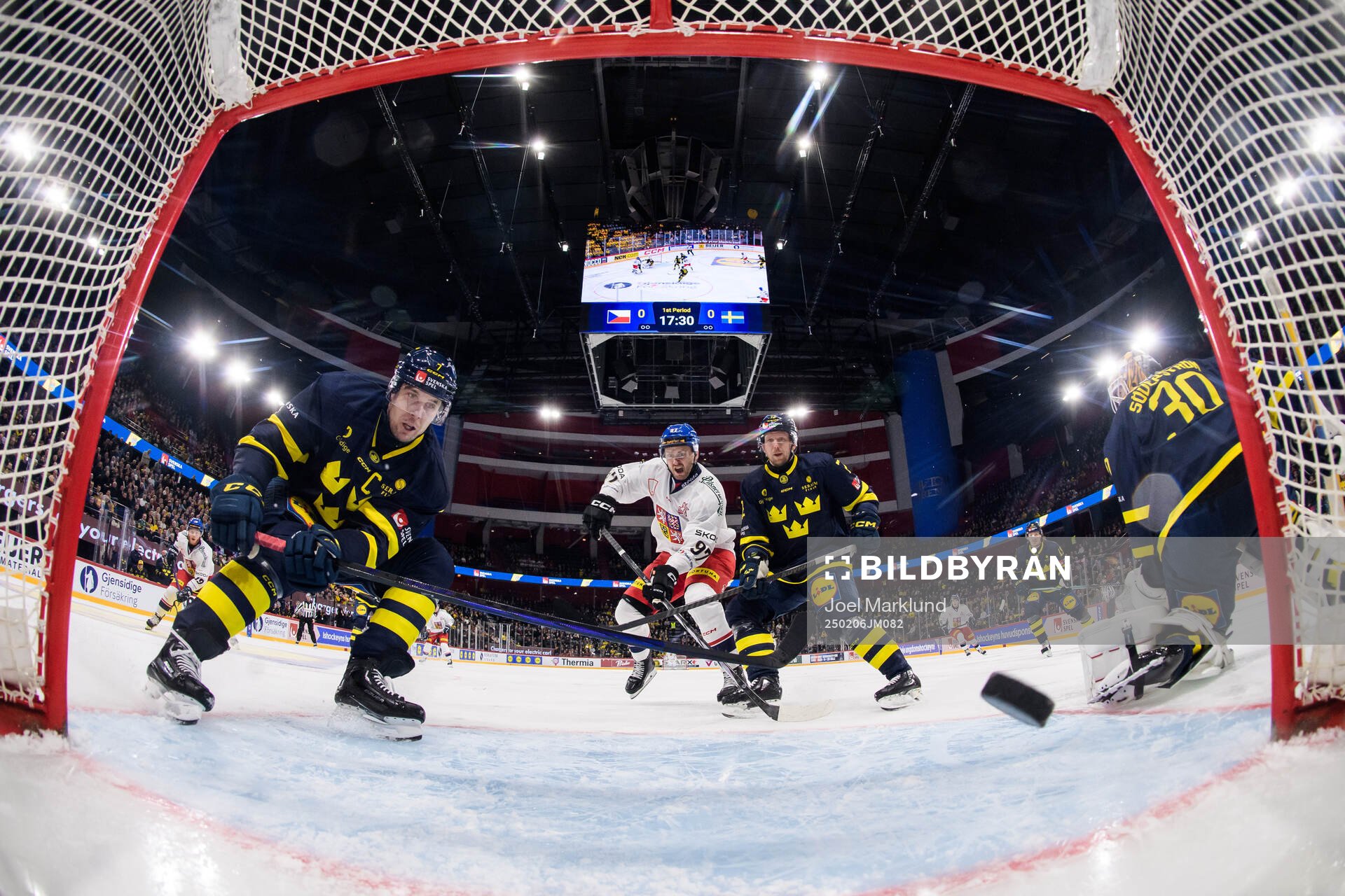 Henrik Tömmernes, Tim Heed and goaltender Linus