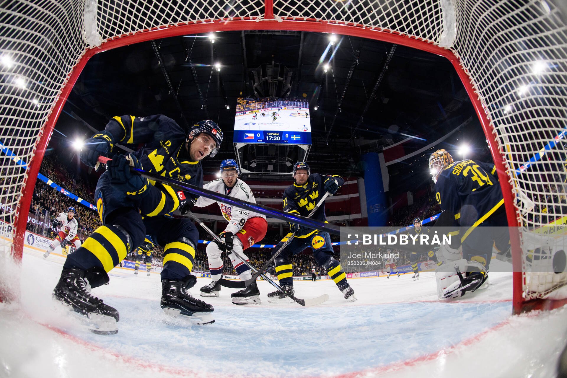 Henrik Tömmernes, Tim Heed and goaltender Linus