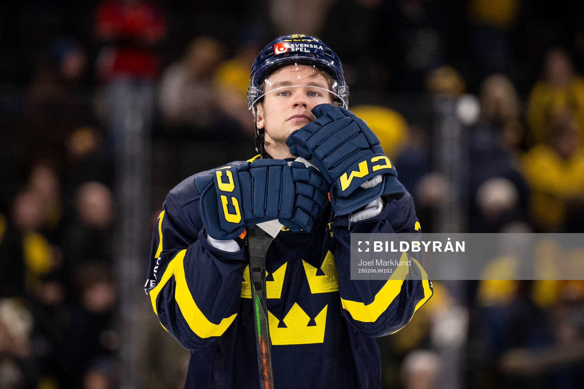 Mattias Norlinder of Sweden looks dejected