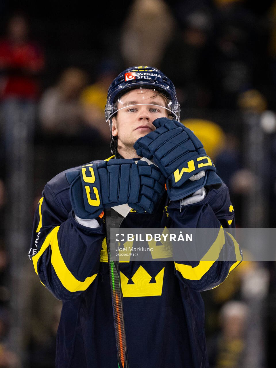 Mattias Norlinder of Sweden looks dejected