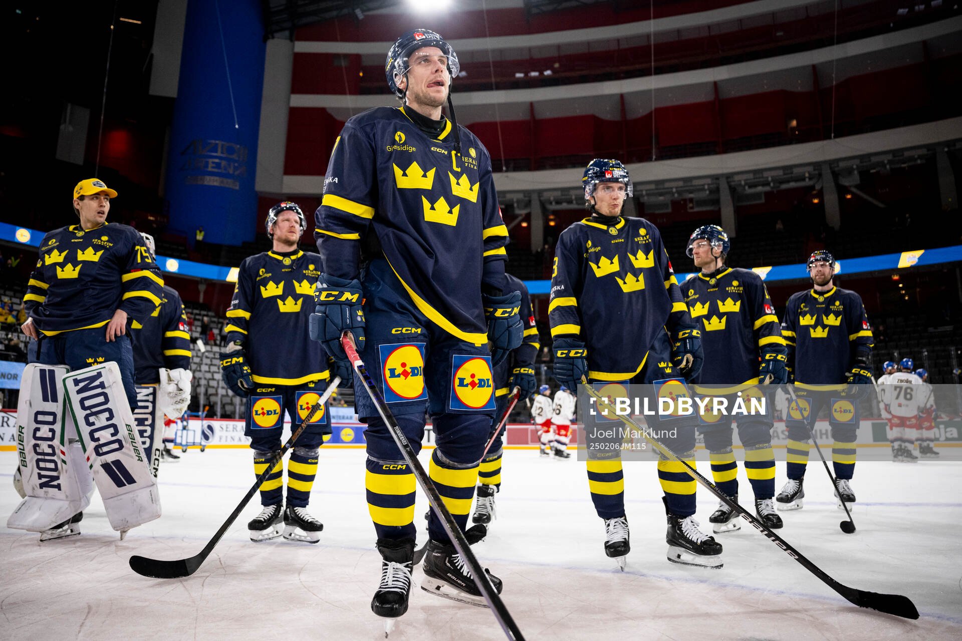 Henrik Tömmernes of Sweden looks dejected