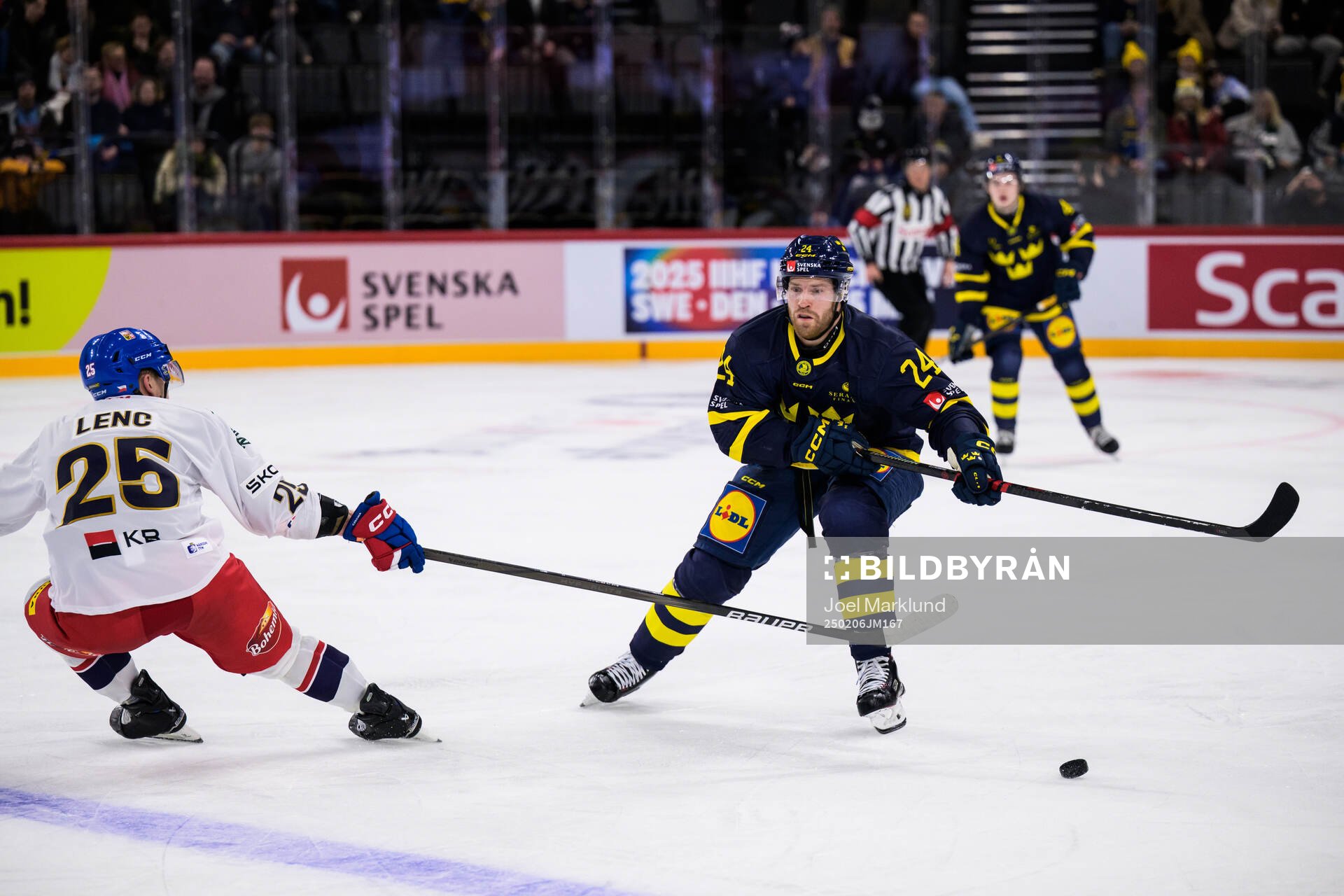 Oscar Lindberg of Sweden