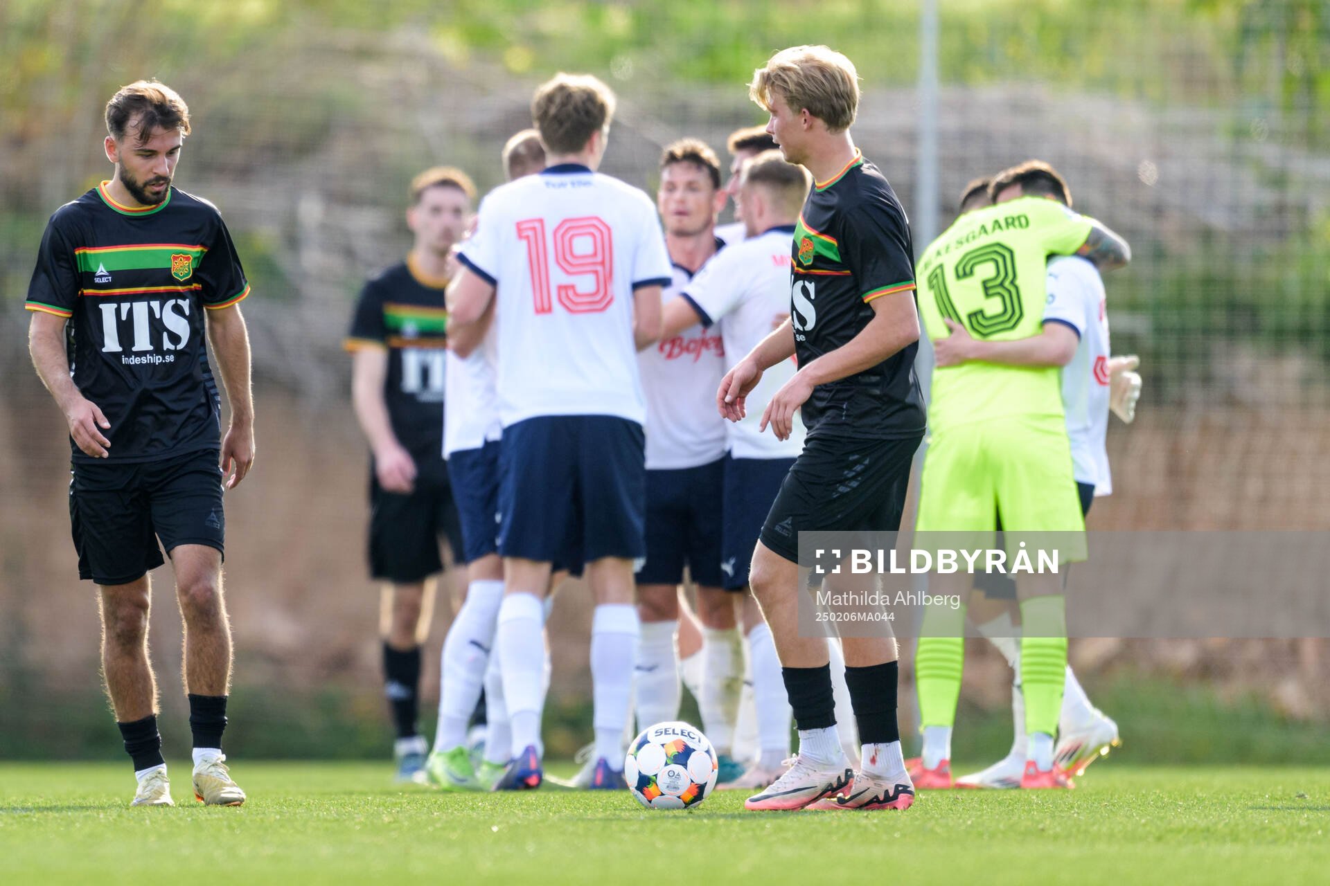 Edvin Becirovic and Rasmus Niklasson Petrovic of GAIS looks