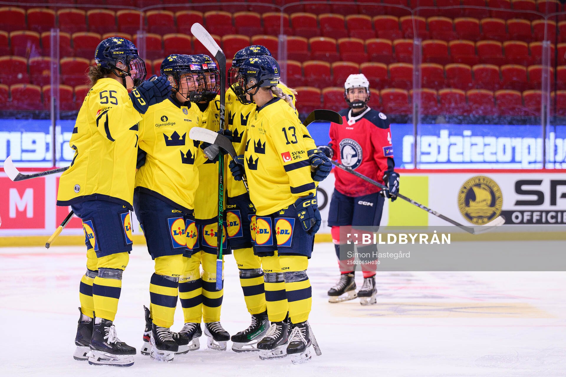 Lova Blom of Sweden celebrates with teammates