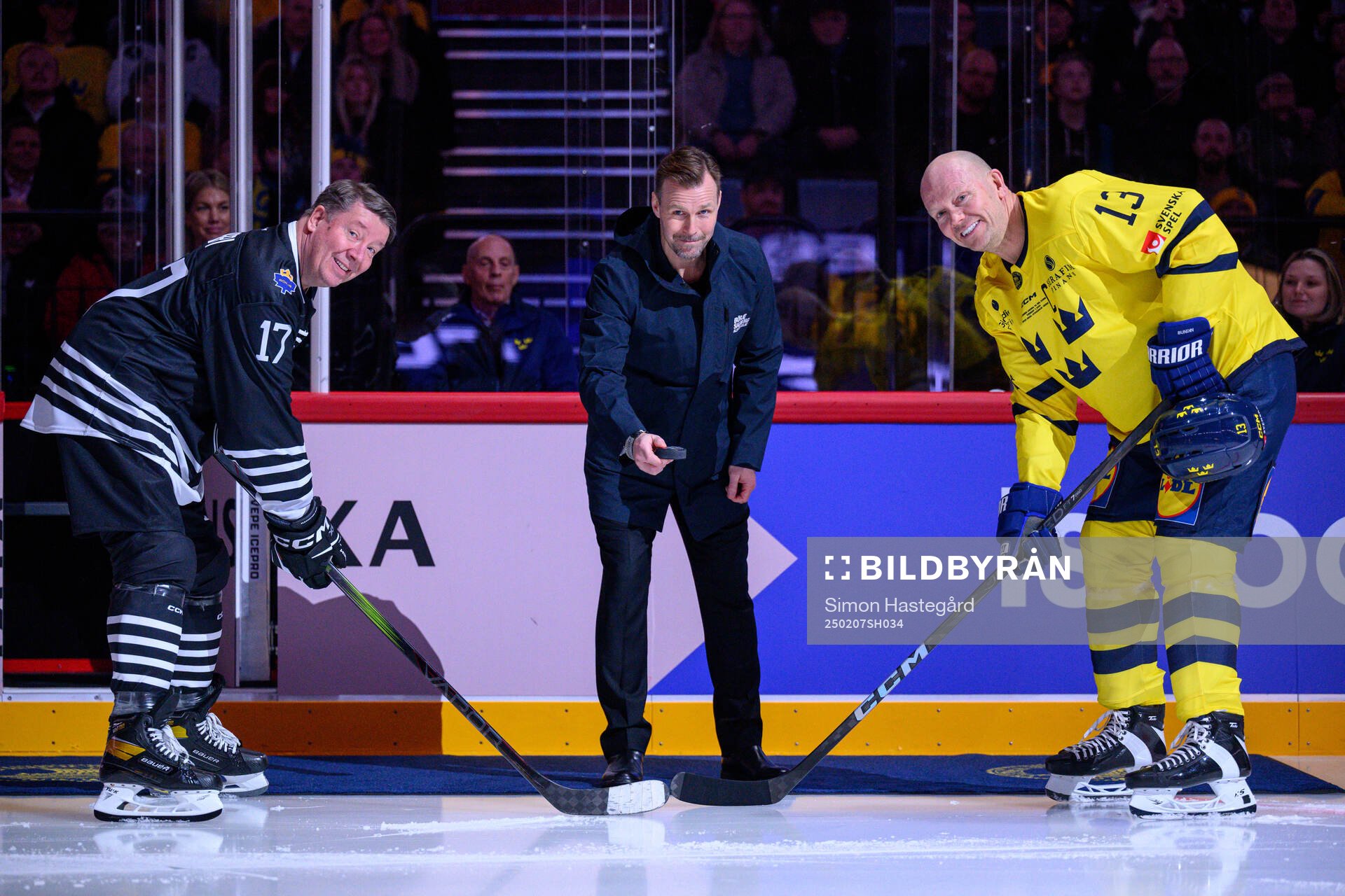 Ceremonial first puck with Anders Salming, Jari Kurri of